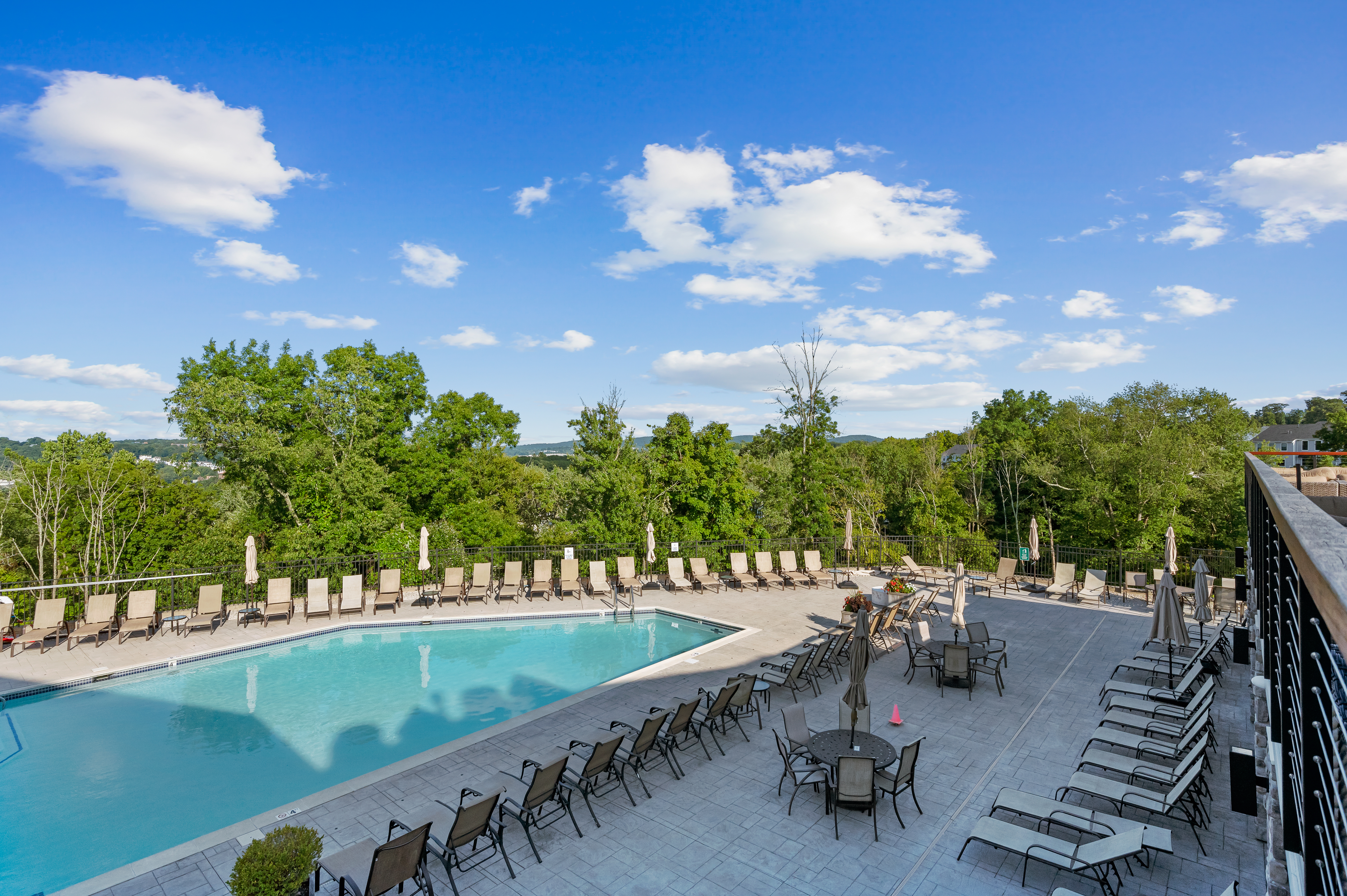  Welcome Home: 131 Winding Ridge Way - 物件實景