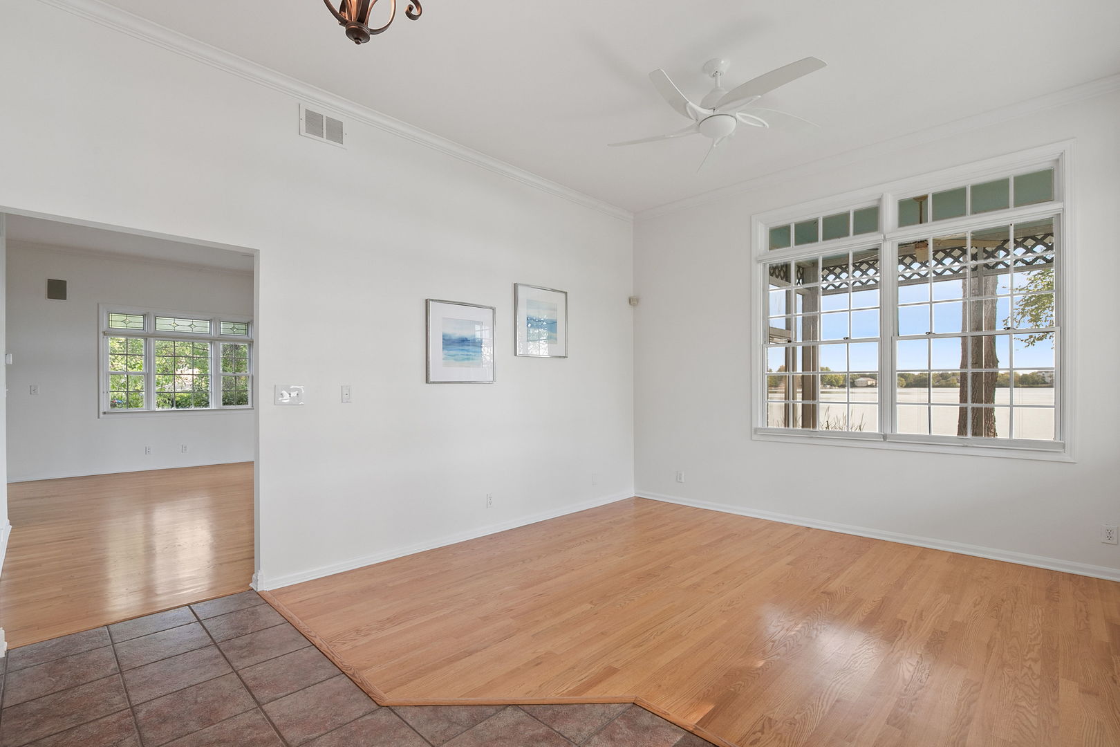 Grayslake, Illinois, 60030, United States, 4 Bedrooms Bedrooms, ,3 BathroomsBathrooms,Residential,For Sale,1992794