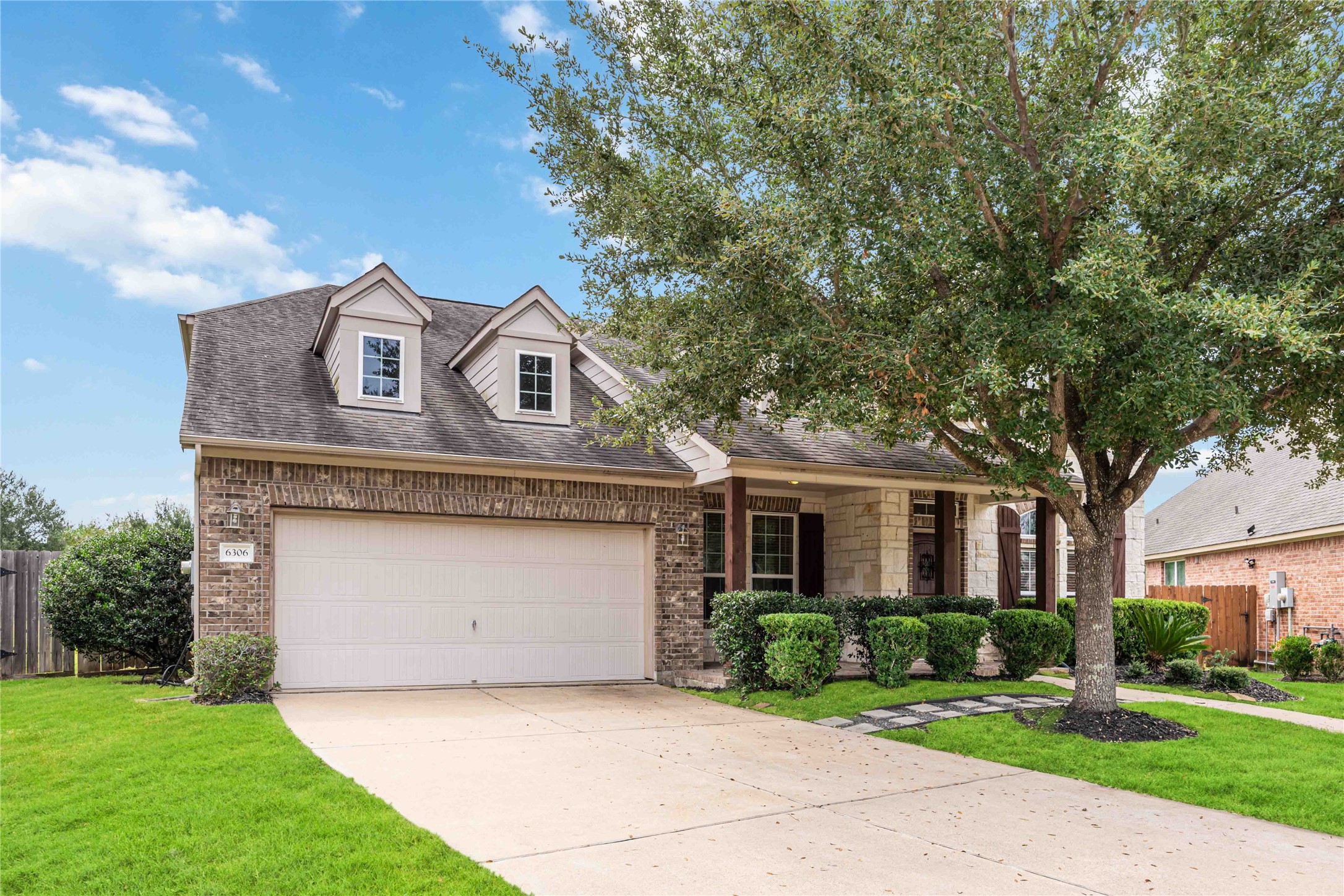 Missouri City, Texas, 77459, United States, 5 Bedrooms Bedrooms, ,4 BathroomsBathrooms,Residential,For Sale,1906951