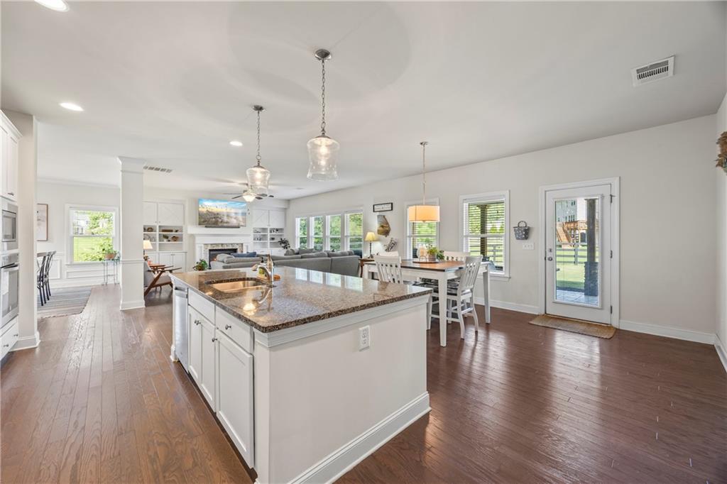 Cumming, Georgia, 30028, United States, 5 Bedrooms Bedrooms, ,4 BathroomsBathrooms,Residential,For Sale,1976985