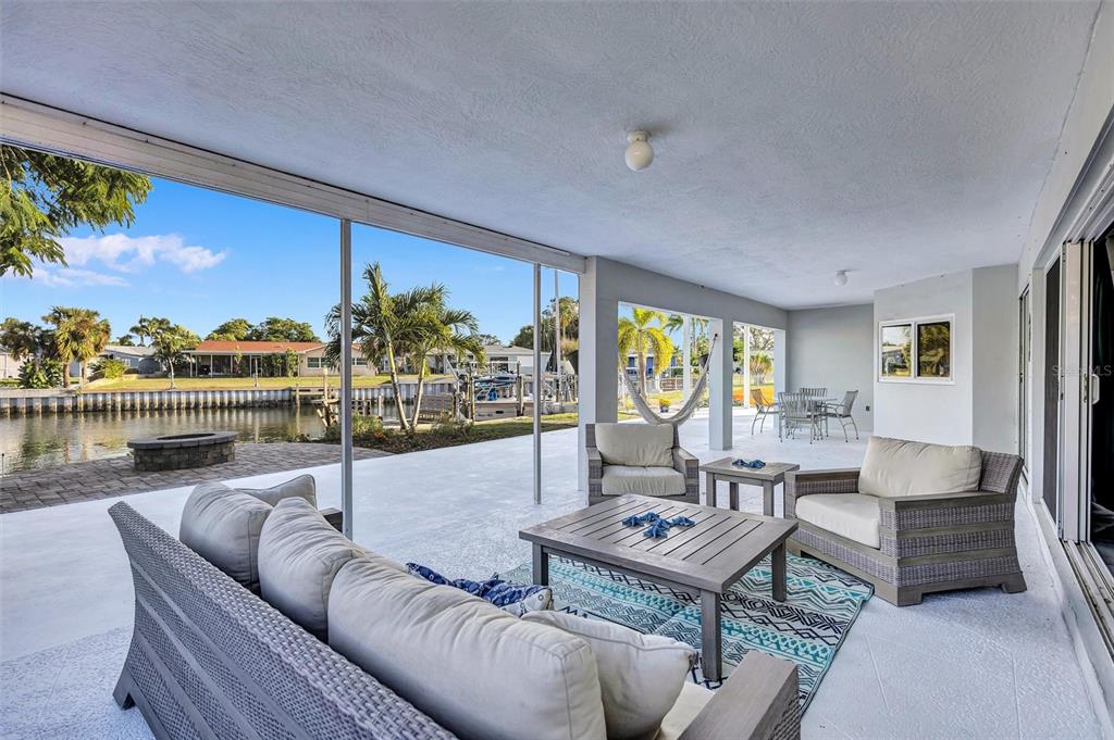 St Petersburg, Florida, 33705, United States, 4 Bedrooms Bedrooms, ,3 BathroomsBathrooms,Residential,For Sale,1991648