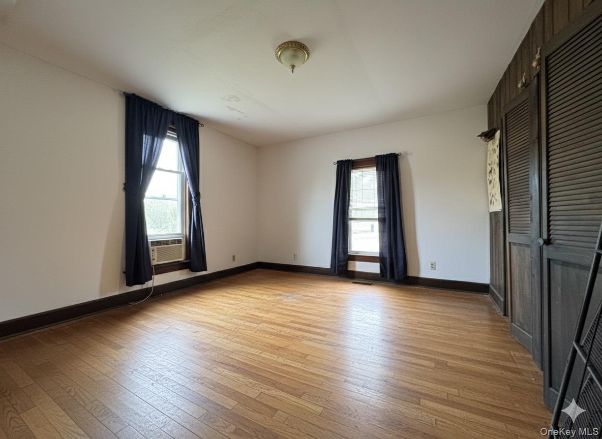 Glen Cove, New York, 11542, United States, 2 Bedrooms Bedrooms, ,2 BathroomsBathrooms,Residential,For Sale,1988144