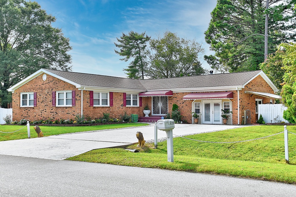 Norfolk, Virginia, 23502, United States, 4 Bedrooms Bedrooms, ,4 BathroomsBathrooms,Residential,For Sale,1974542