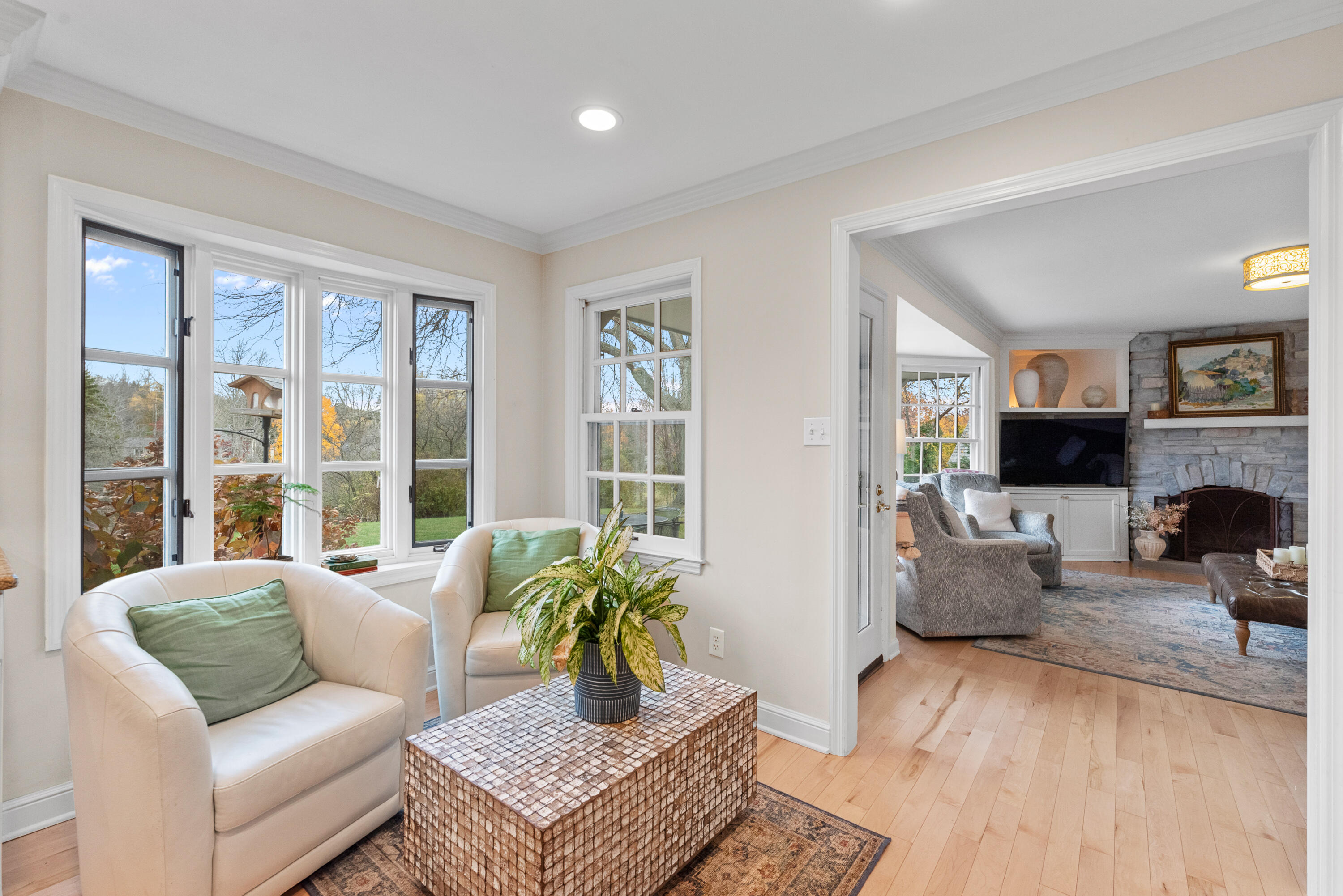 Mequon, Wisconsin, 53092, United States, 4 Bedrooms Bedrooms, ,3 BathroomsBathrooms,Residential,For Sale,1989588