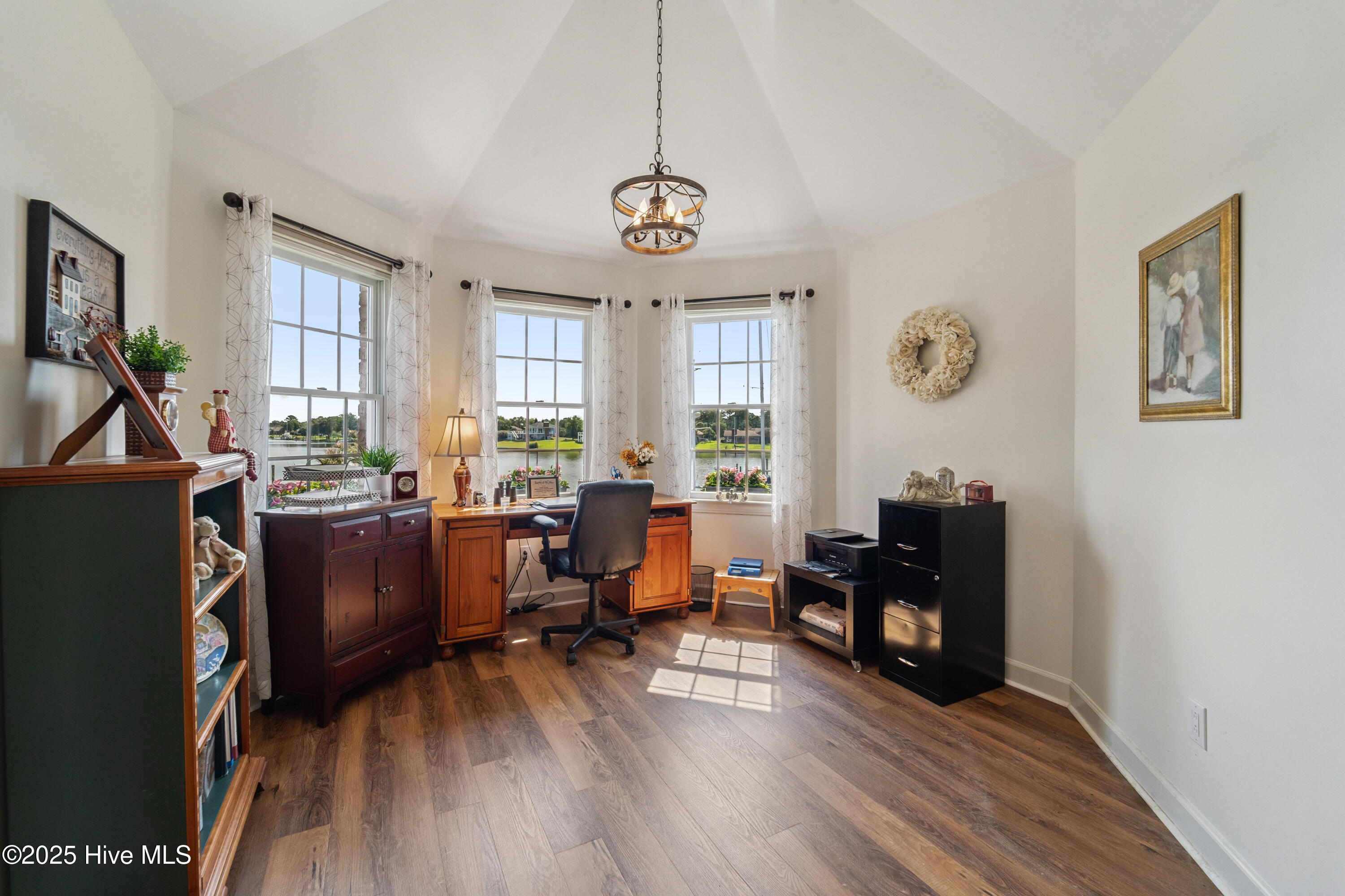 New Bern, North Carolina, 28560, United States, 4 Bedrooms Bedrooms, ,3 BathroomsBathrooms,Residential,For Sale,1907556