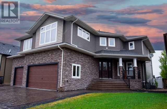 WAINWRIGHT, Alberta, T9W 0A6, CA, 4 Bedrooms Bedrooms, ,5 BathroomsBathrooms,Residential,For Sale,1838525