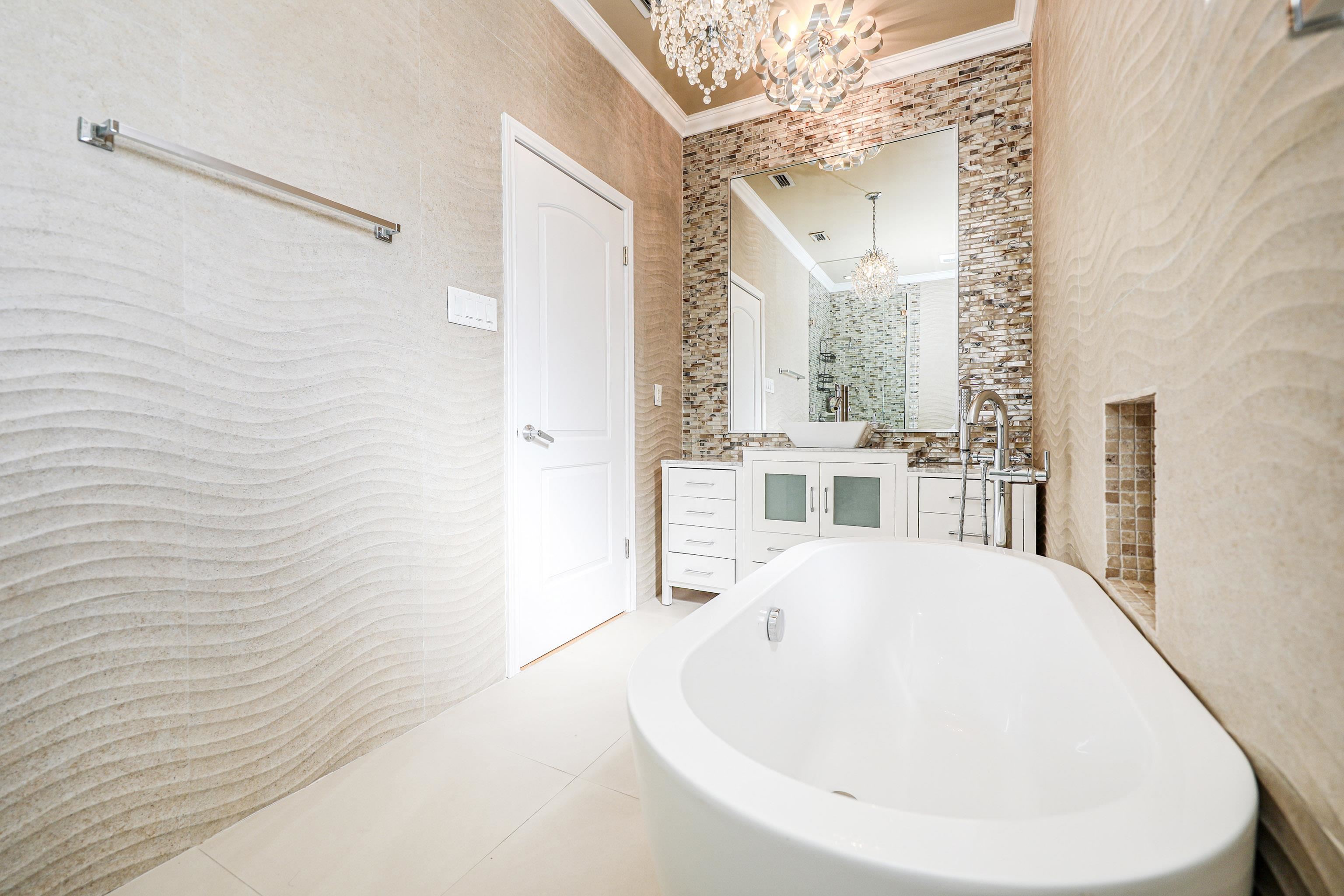 Laredo, Texas, 78041, United States, 4 Bedrooms Bedrooms, ,6 BathroomsBathrooms,Residential,For Sale,1989107