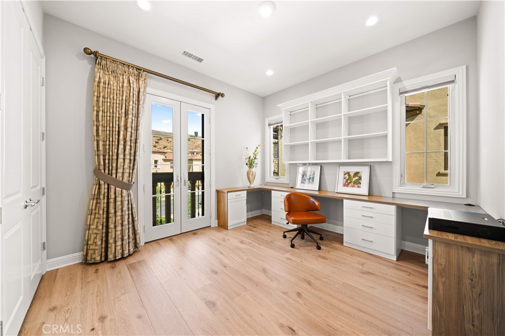 Irvine, California, 92602, United States, 5 Bedrooms Bedrooms, ,6 BathroomsBathrooms,Residential,For Sale,1982881