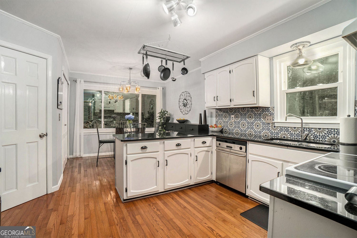 Marietta, Georgia, 30068, United States, 5 Bedrooms Bedrooms, ,5 BathroomsBathrooms,Residential,For Sale,1859085