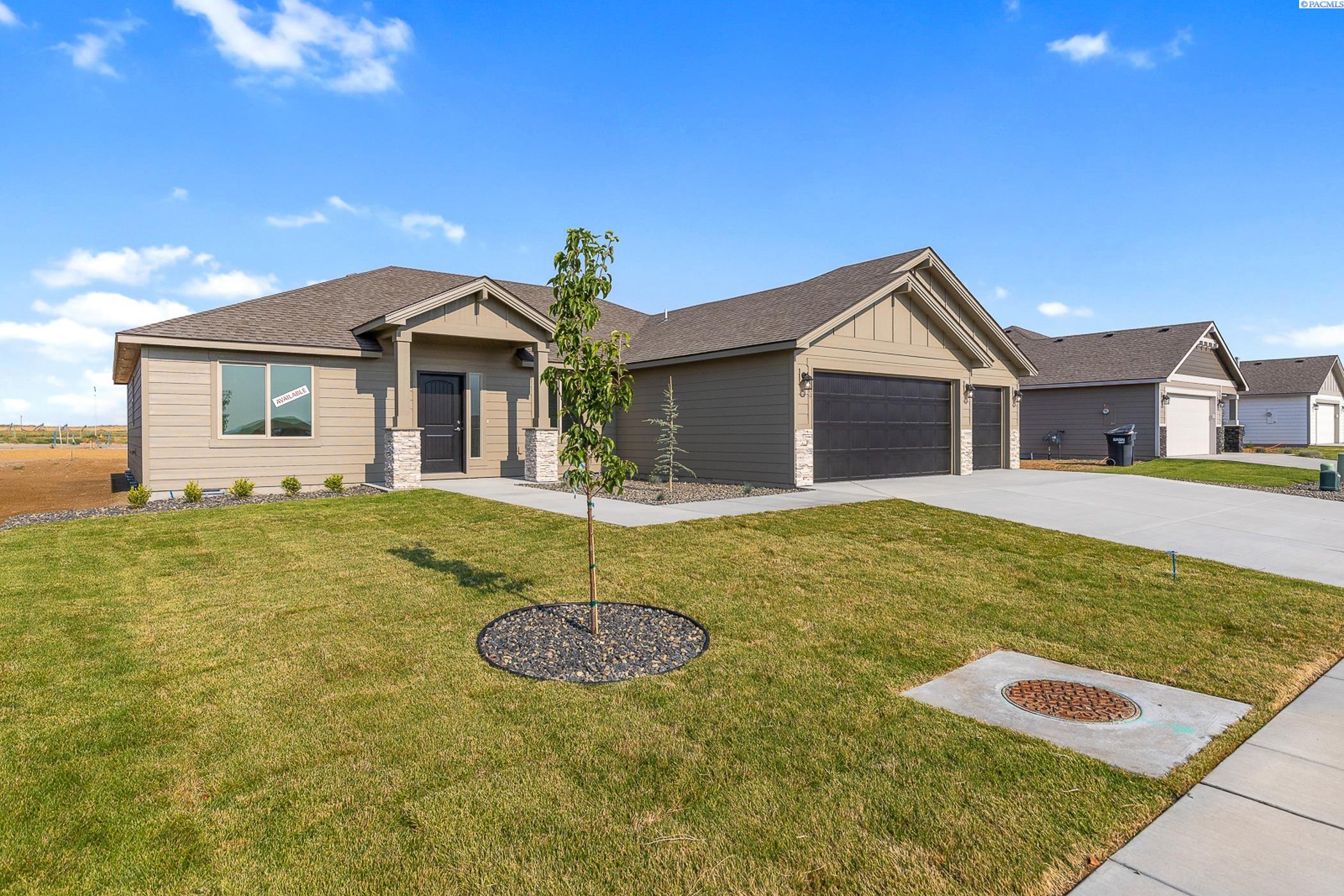 Pasco, Washington, 99301, United States, 4 Bedrooms Bedrooms, ,2 BathroomsBathrooms,Residential,For Sale,1806479