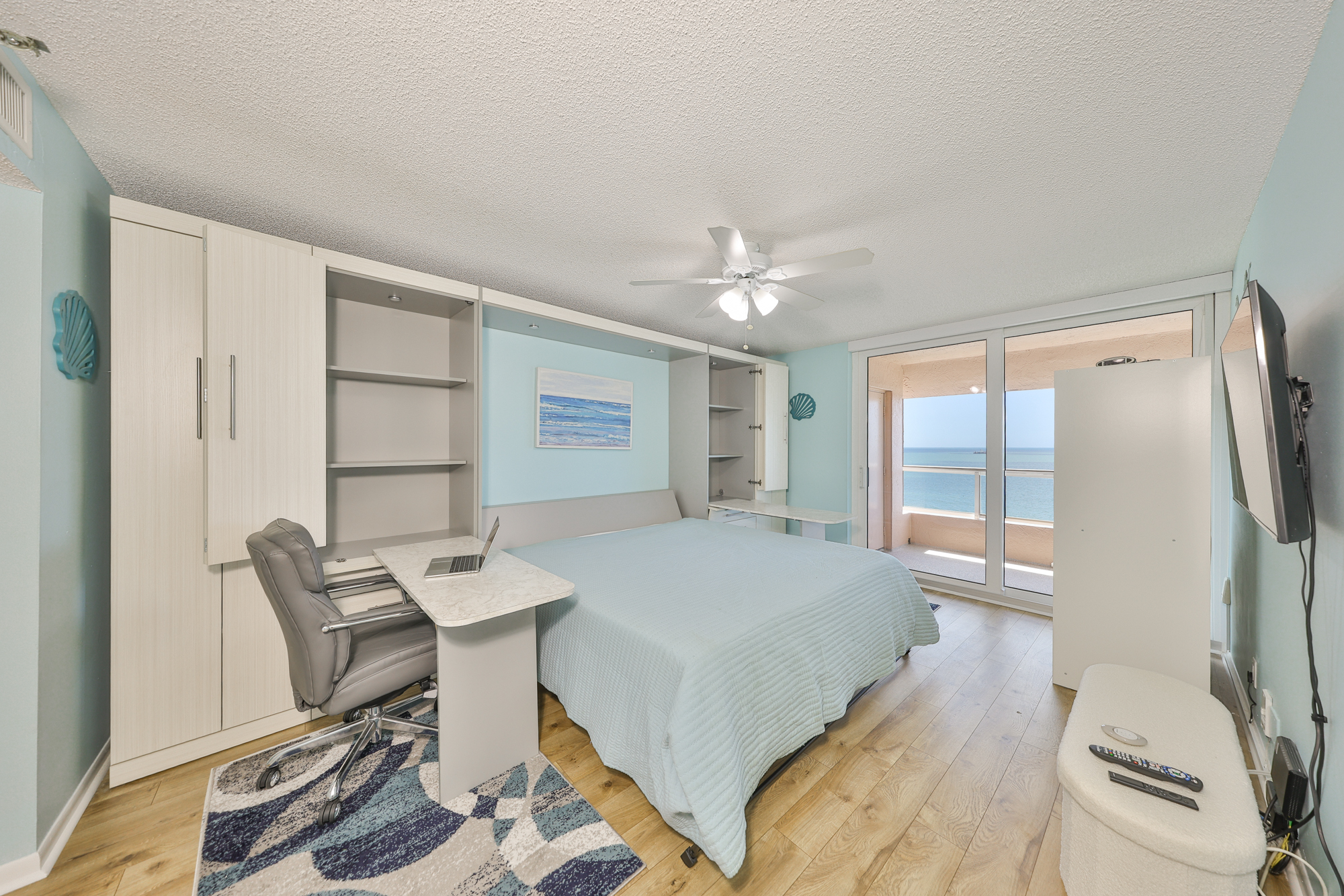 Clearwater Beach, Florida, 33767, United States, 1 Bedroom Bedrooms, ,2 BathroomsBathrooms,Residential,For Sale,1977672