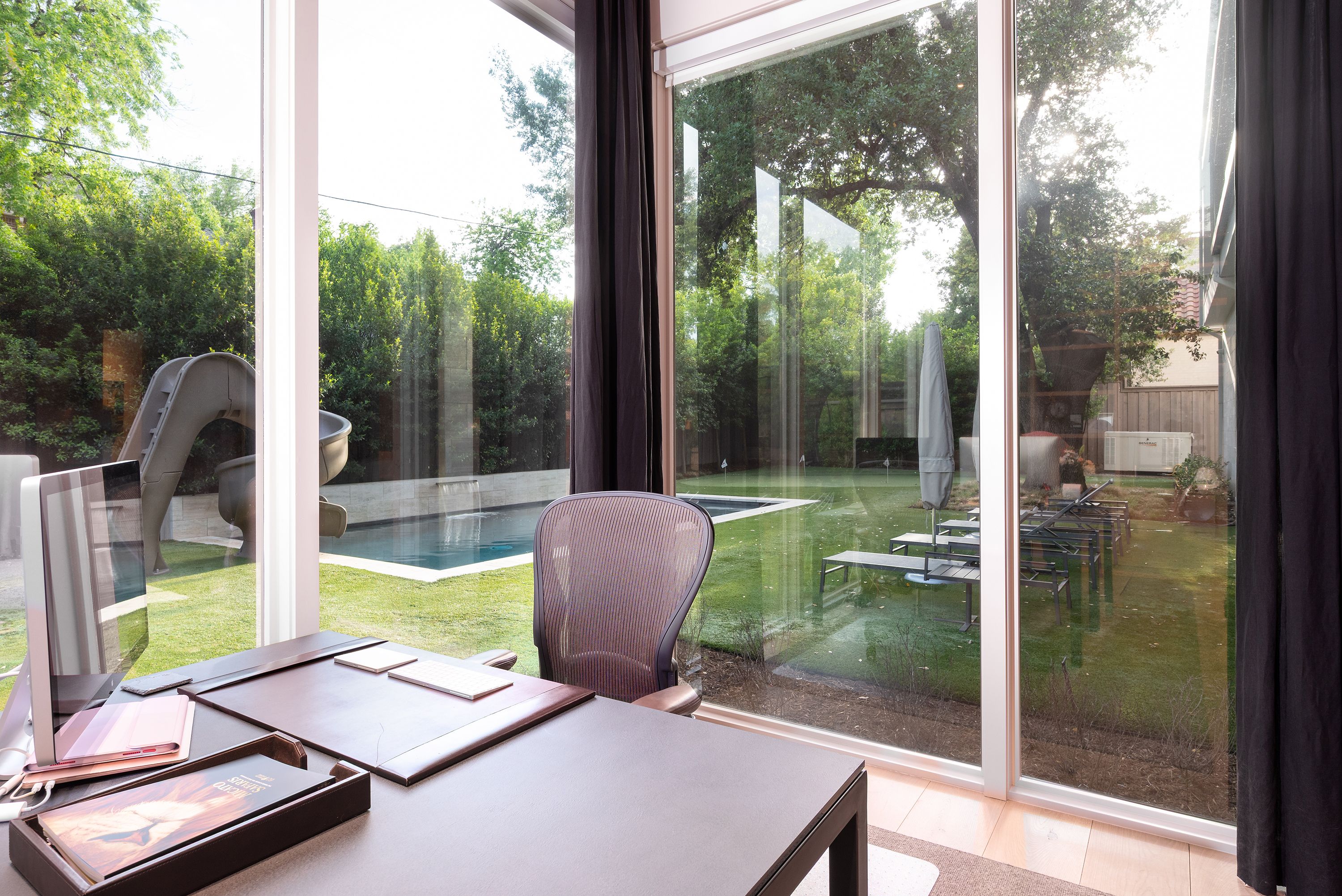  Private Architectural Modern by Chad Dorsey  More Design + Build - 物件實景