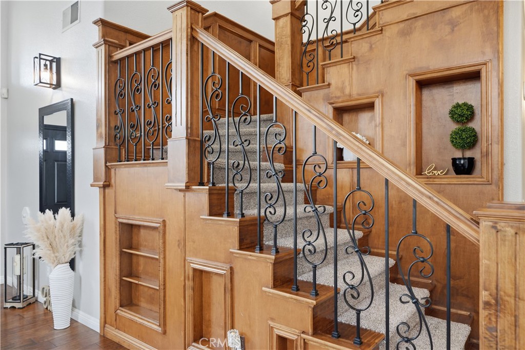 Murrieta, California, 92562, United States, 5 Bedrooms Bedrooms, ,4 BathroomsBathrooms,Residential,For Sale,2049135