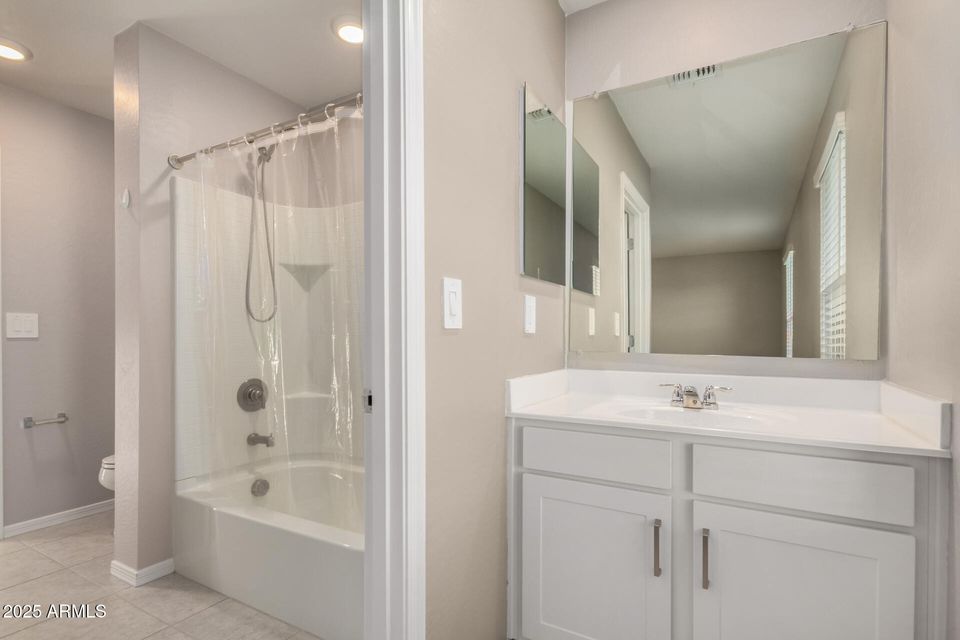 Tolleston, Arizona, 85353, United States, 4 Bedrooms Bedrooms, ,4 BathroomsBathrooms,Residential,For Sale,1975329