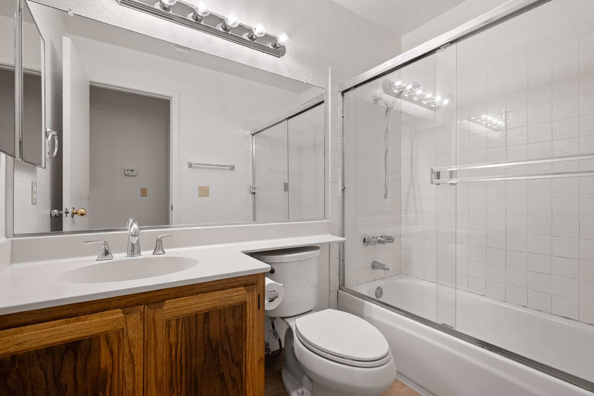  Single-level living + M Section location + owned solar + move-in ready - 物件實景