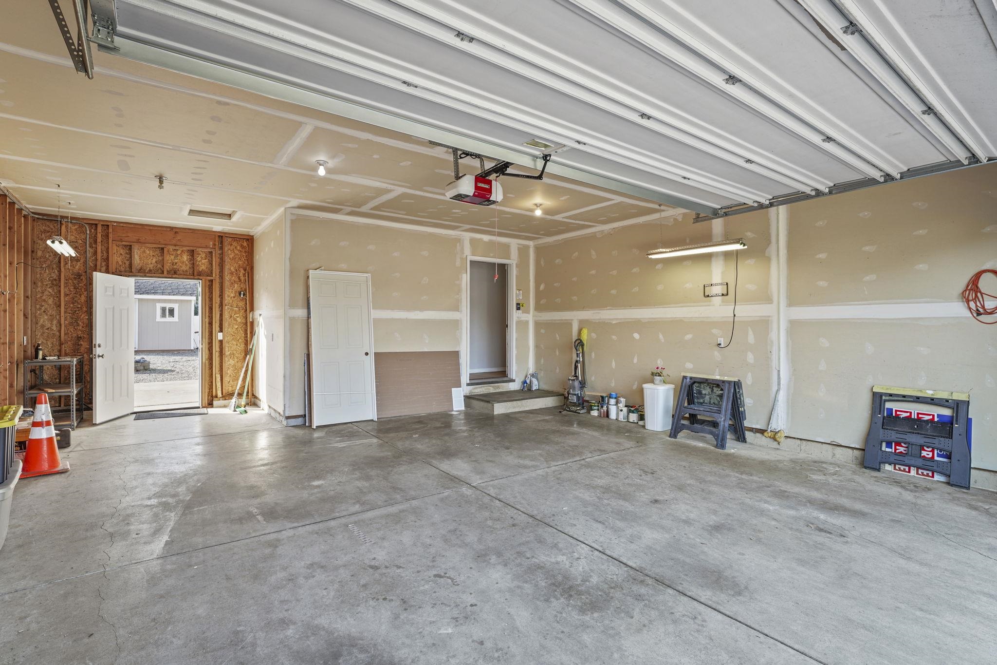 Mead, Washington, 99021, United States, 4 Bedrooms Bedrooms, ,4 BathroomsBathrooms,Residential,For Sale,1955187