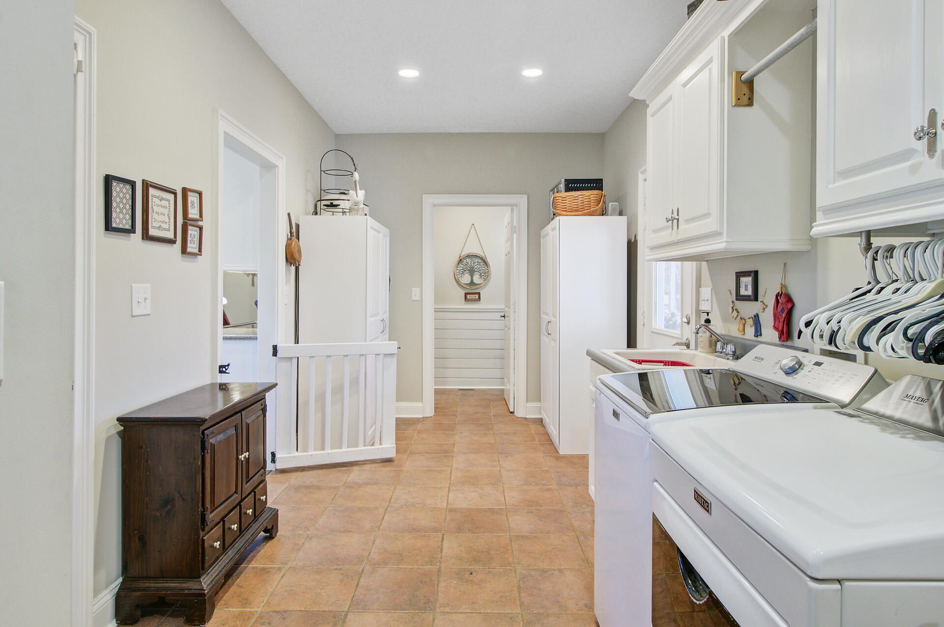 Cross, South Carolina, 29436, United States, 4 Bedrooms Bedrooms, ,3 BathroomsBathrooms,Residential,For Sale,1992832