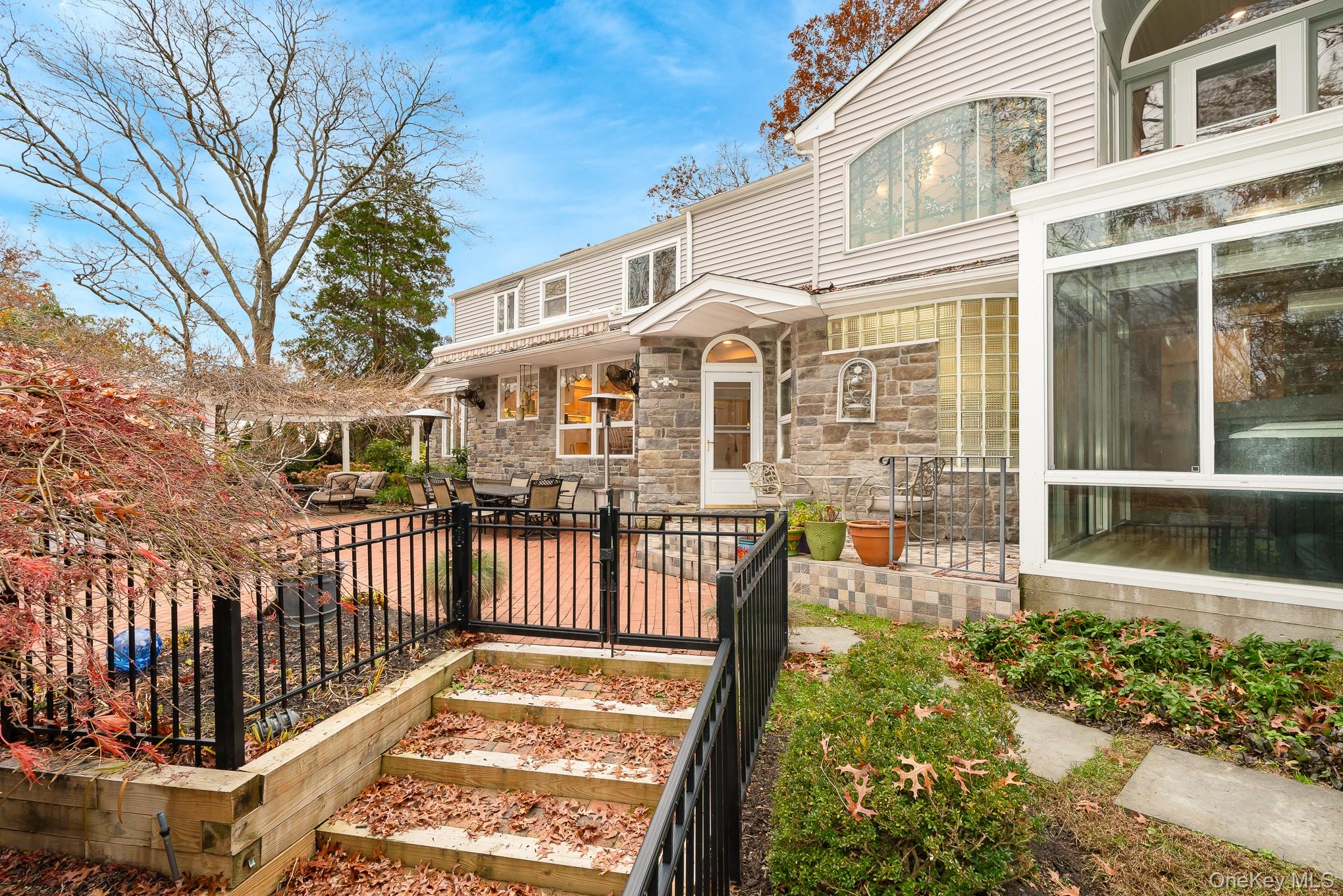 Smithtown, New York, 11787, United States, 5 Bedrooms Bedrooms, ,3 BathroomsBathrooms,Residential,For Sale,2001022