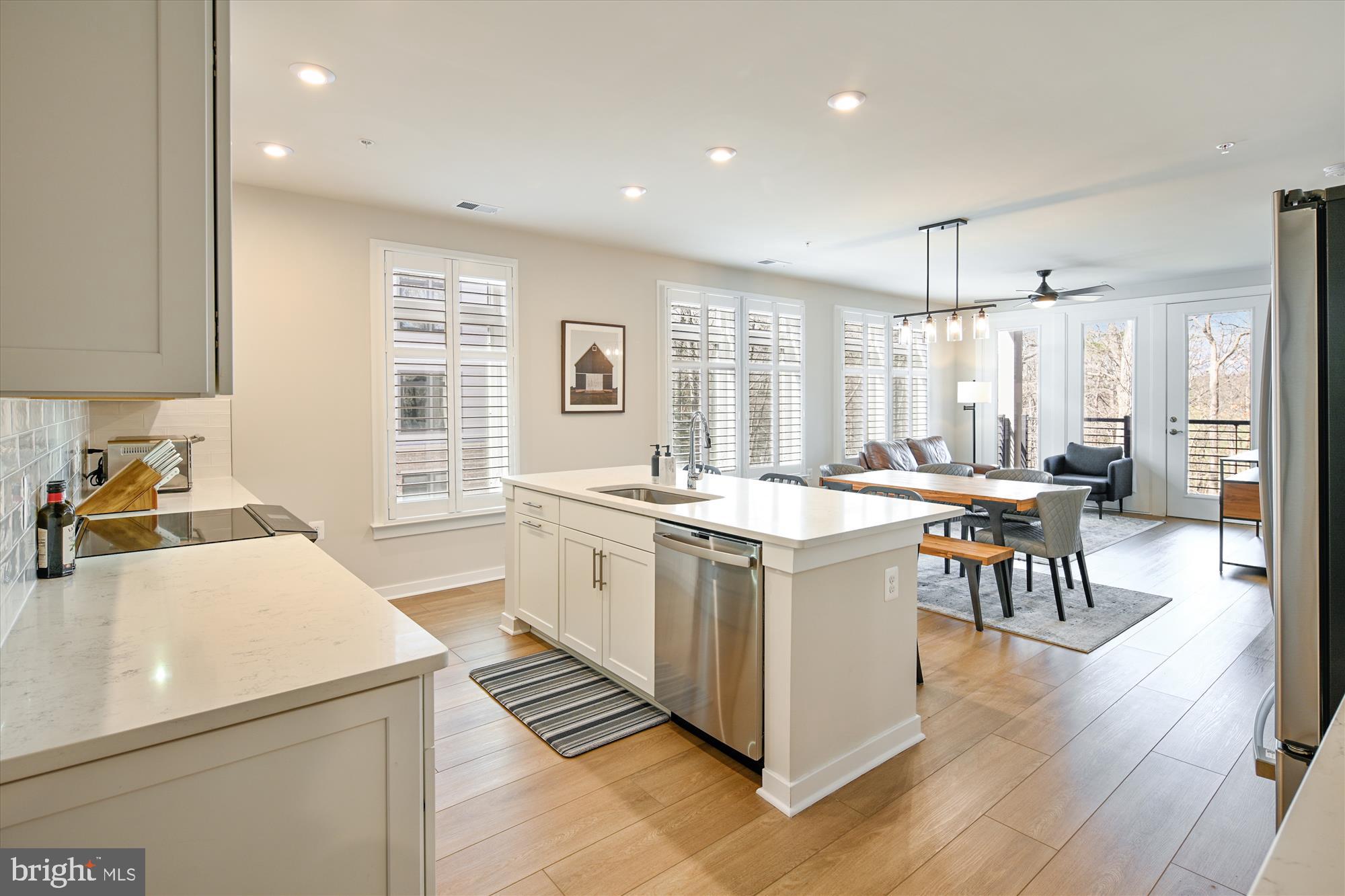 Reston, Virginia, 20190, United States, 2 Bedrooms Bedrooms, ,2 BathroomsBathrooms,Residential,For Sale,1915599