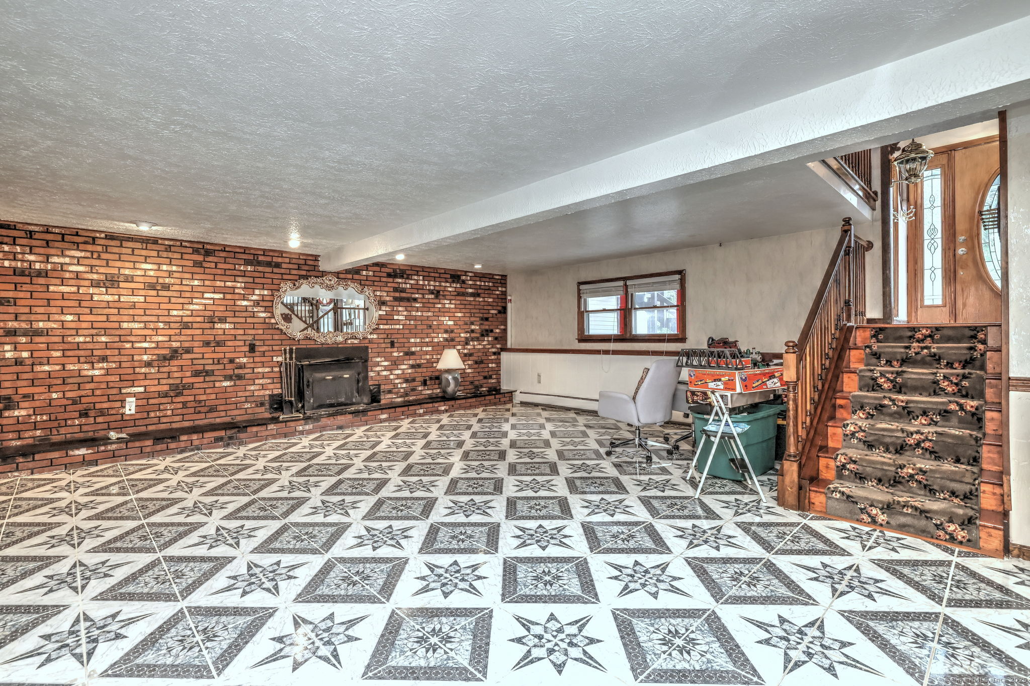 West Haven, Connecticut, 06516, United States, 3 Bedrooms Bedrooms, ,2 BathroomsBathrooms,Residential,For Sale,1925877