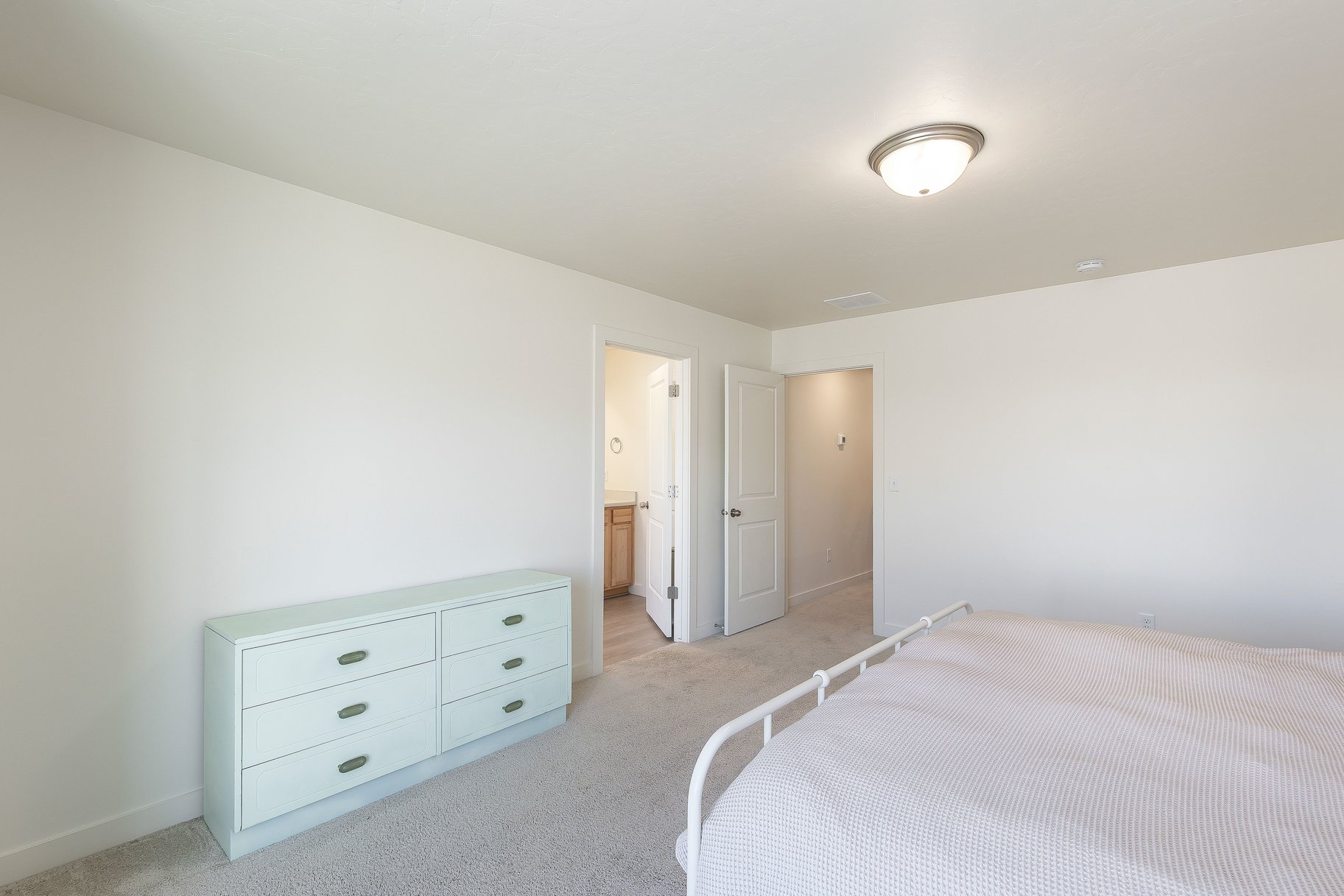  Bright & Quiet Townhome Ready to Be Your Next Home - 物件實景