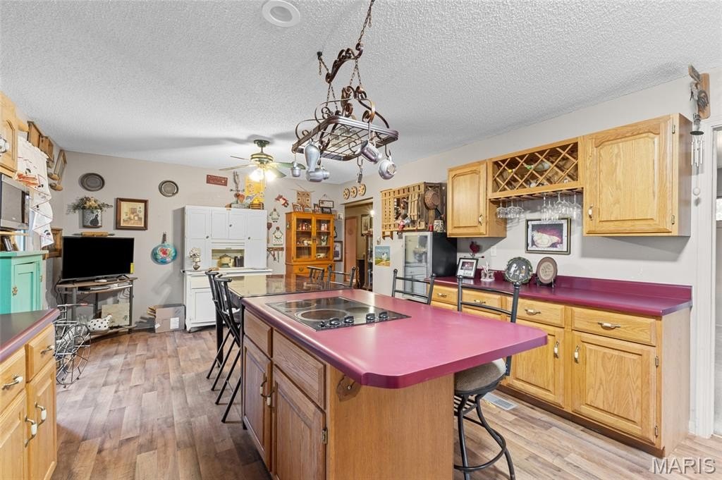 Farmington, Missouri, 63640, United States, 5 Bedrooms Bedrooms, ,3 BathroomsBathrooms,Residential,For Sale,1981523