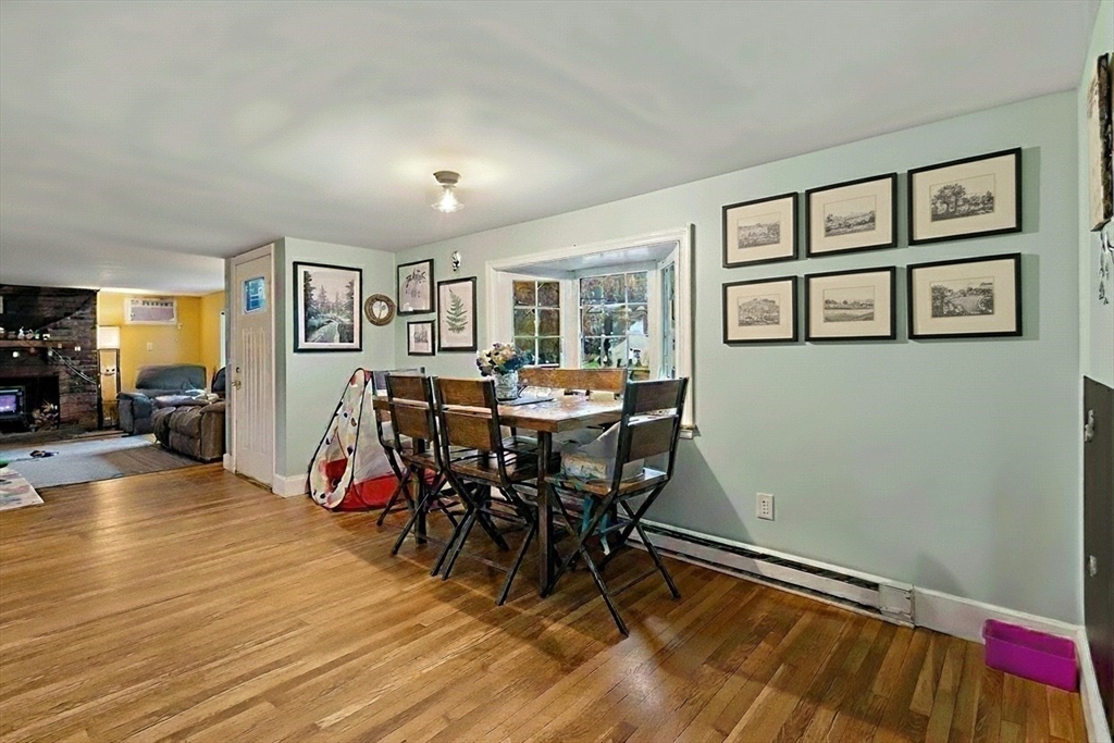 Marlborough, Massachusetts, 01752, United States, 3 Bedrooms Bedrooms, ,2 BathroomsBathrooms,Residential,For Sale,1968899