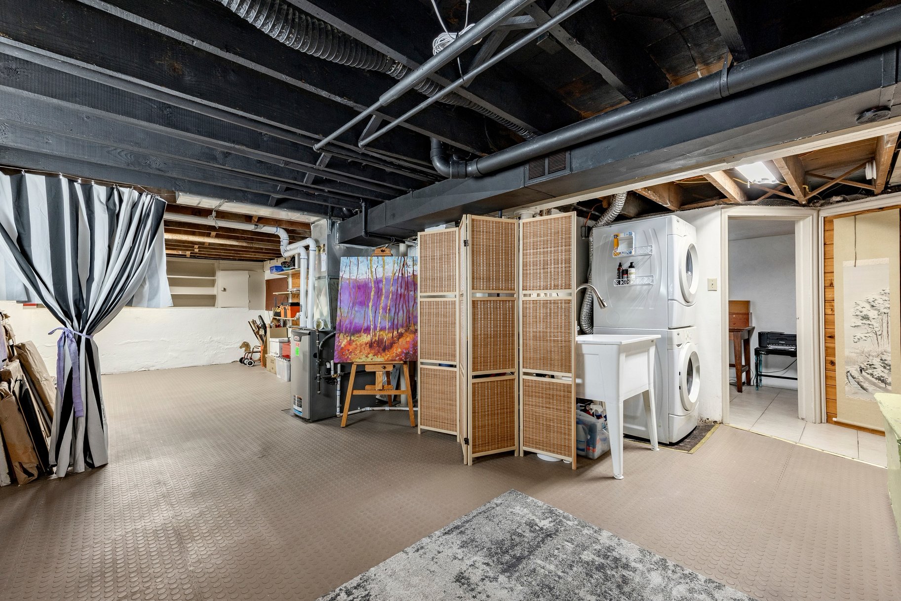  Beautifully Updated Home with 2,074 Sq. Ft. of Living Space, Historic Character - 物件實景