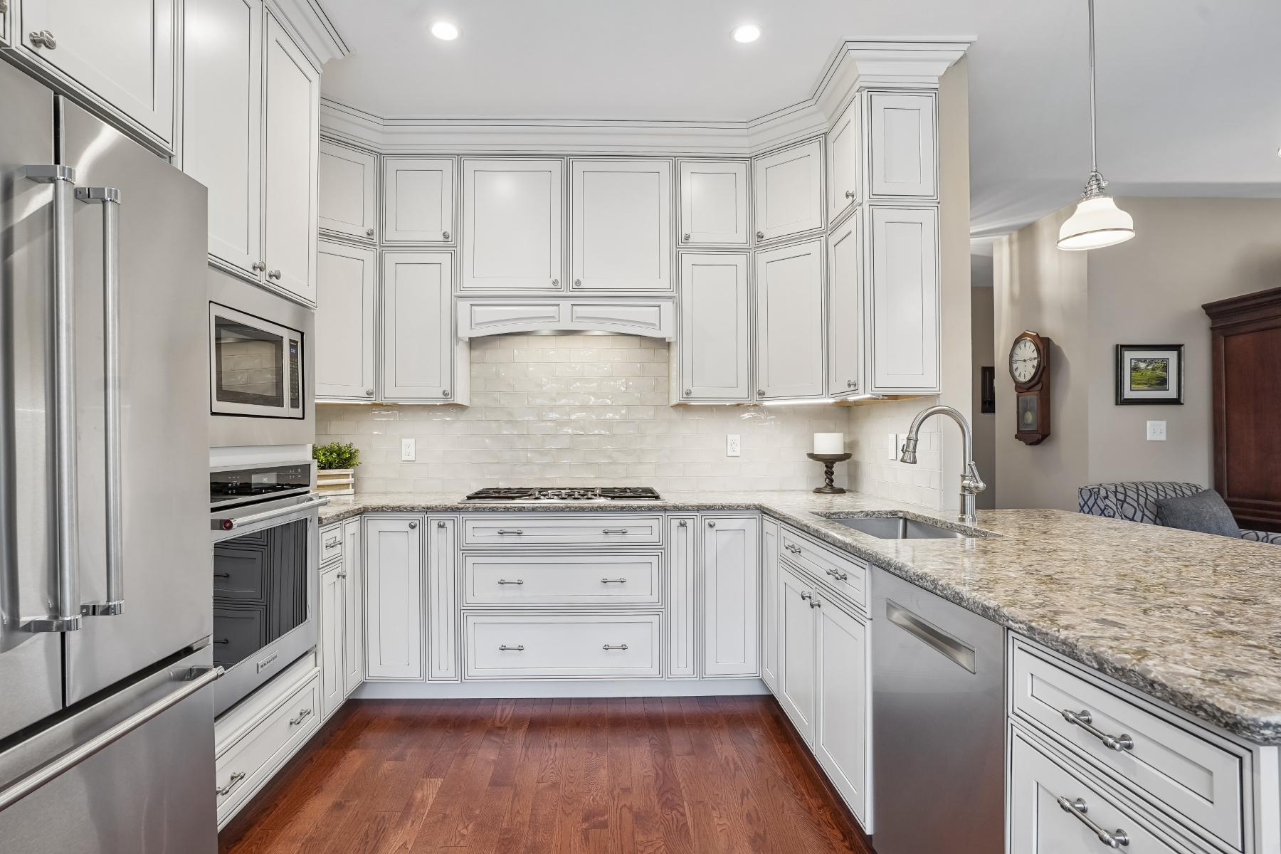  ?Staats Farm? Colonial Blends Classic Charm with Modern Updates - 物件實景