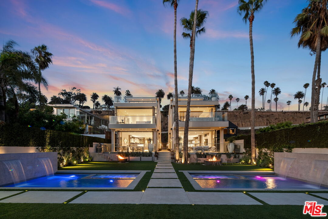 Santa Monica, California, 90403, United States, 7 Bedrooms Bedrooms, ,9 BathroomsBathrooms,Residential,For Sale,1955538