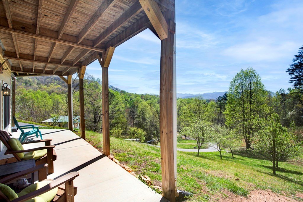 Hayesville, North Carolina, 28904, United States, 3 Bedrooms Bedrooms, ,4 BathroomsBathrooms,Residential,For Sale,1924483