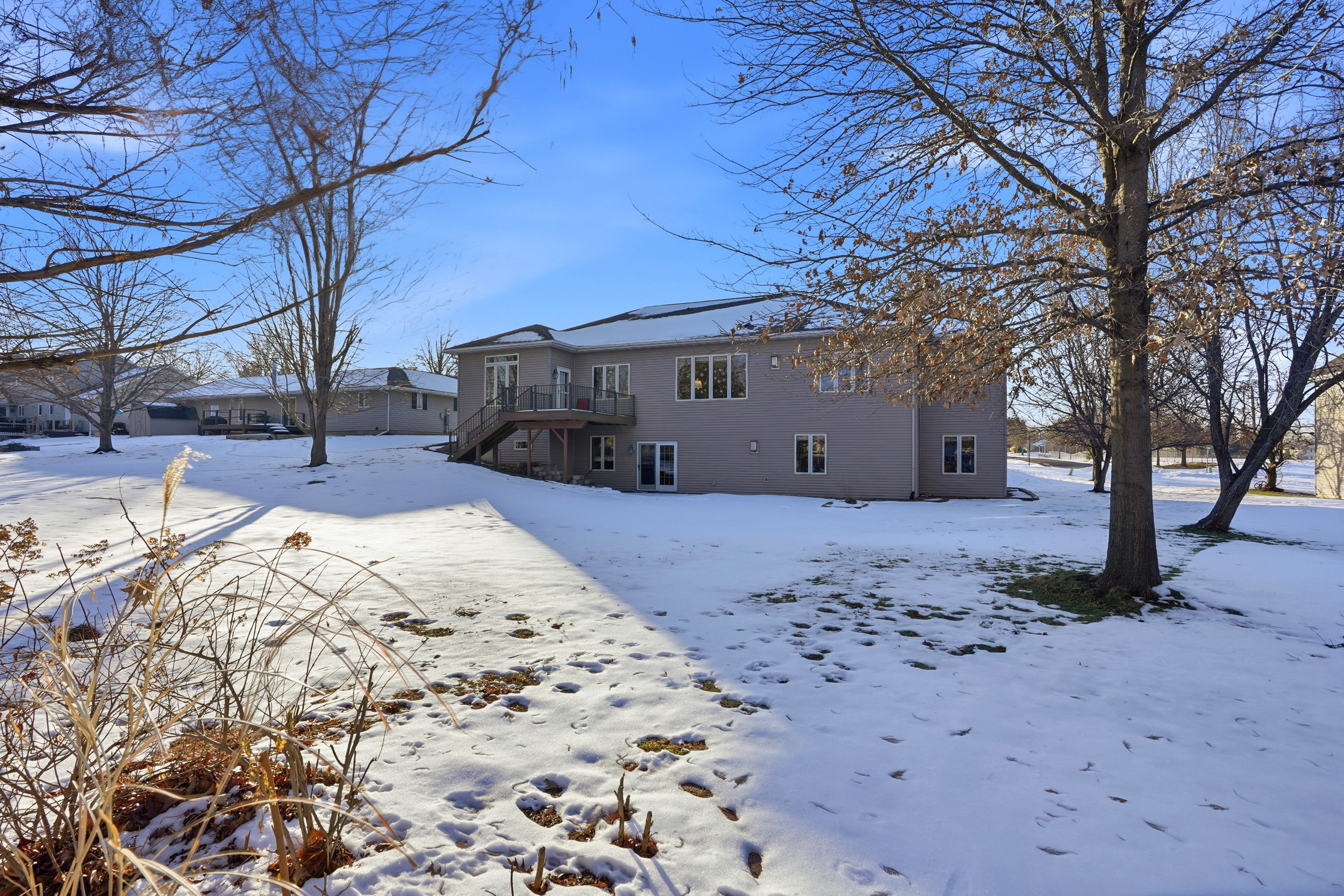 Washington, Iowa, 52353, United States, 5 Bedrooms Bedrooms, ,3 BathroomsBathrooms,Residential,For Sale,2008132