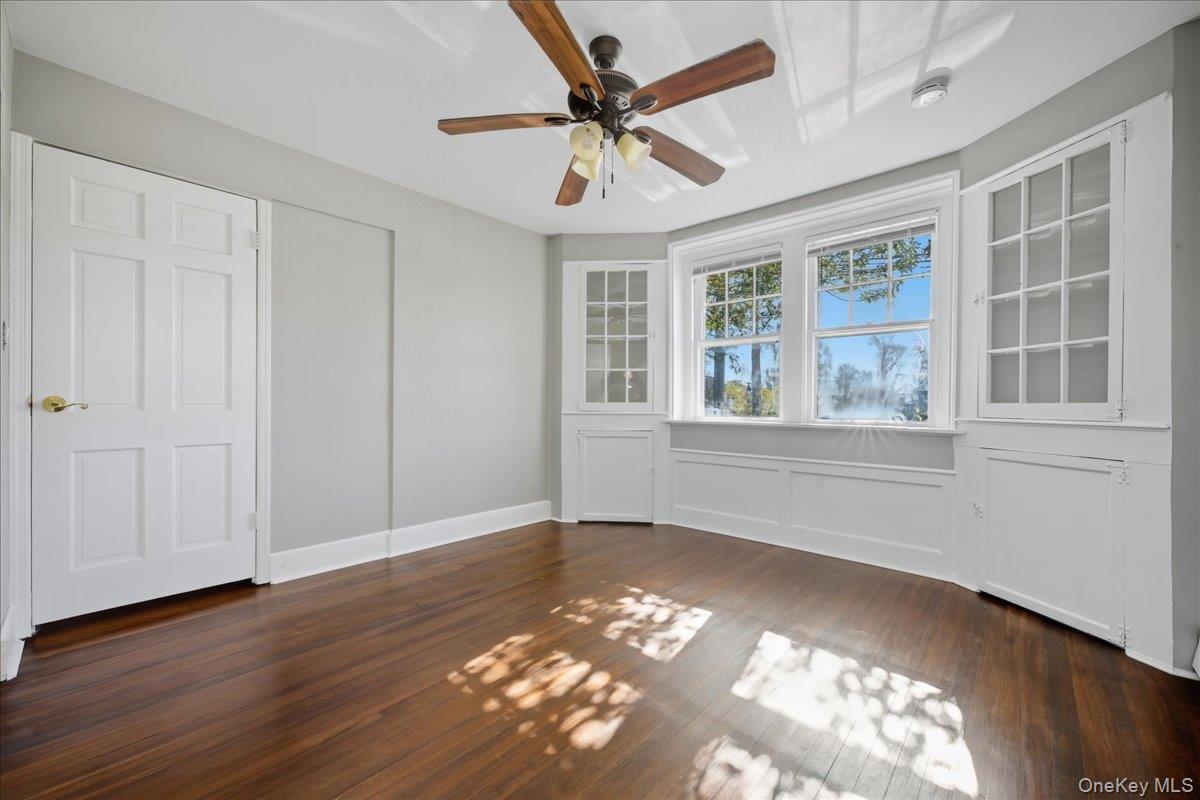 Mineola, New York, 11501, United States, 2 Bedrooms Bedrooms, ,2 BathroomsBathrooms,Residential,For Sale,1999763