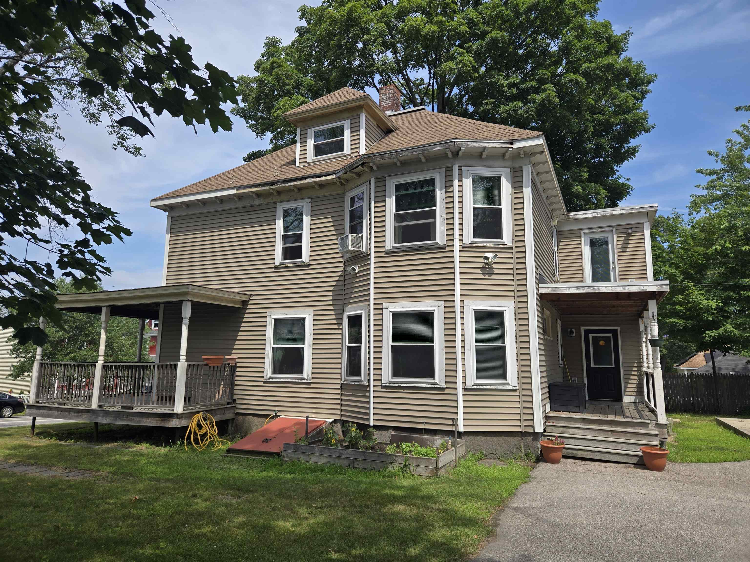 Manchester, New Hampshire, 03104, United States, 3 Bedrooms Bedrooms, ,3 BathroomsBathrooms,Residential,For Sale,1896803