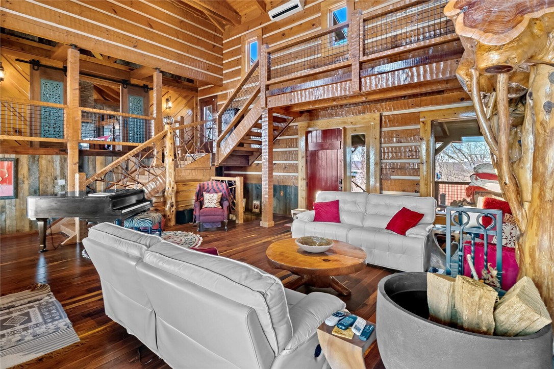 Eureka Springs, Arkansas, 72631, United States, ,Residential,For Sale,1837685