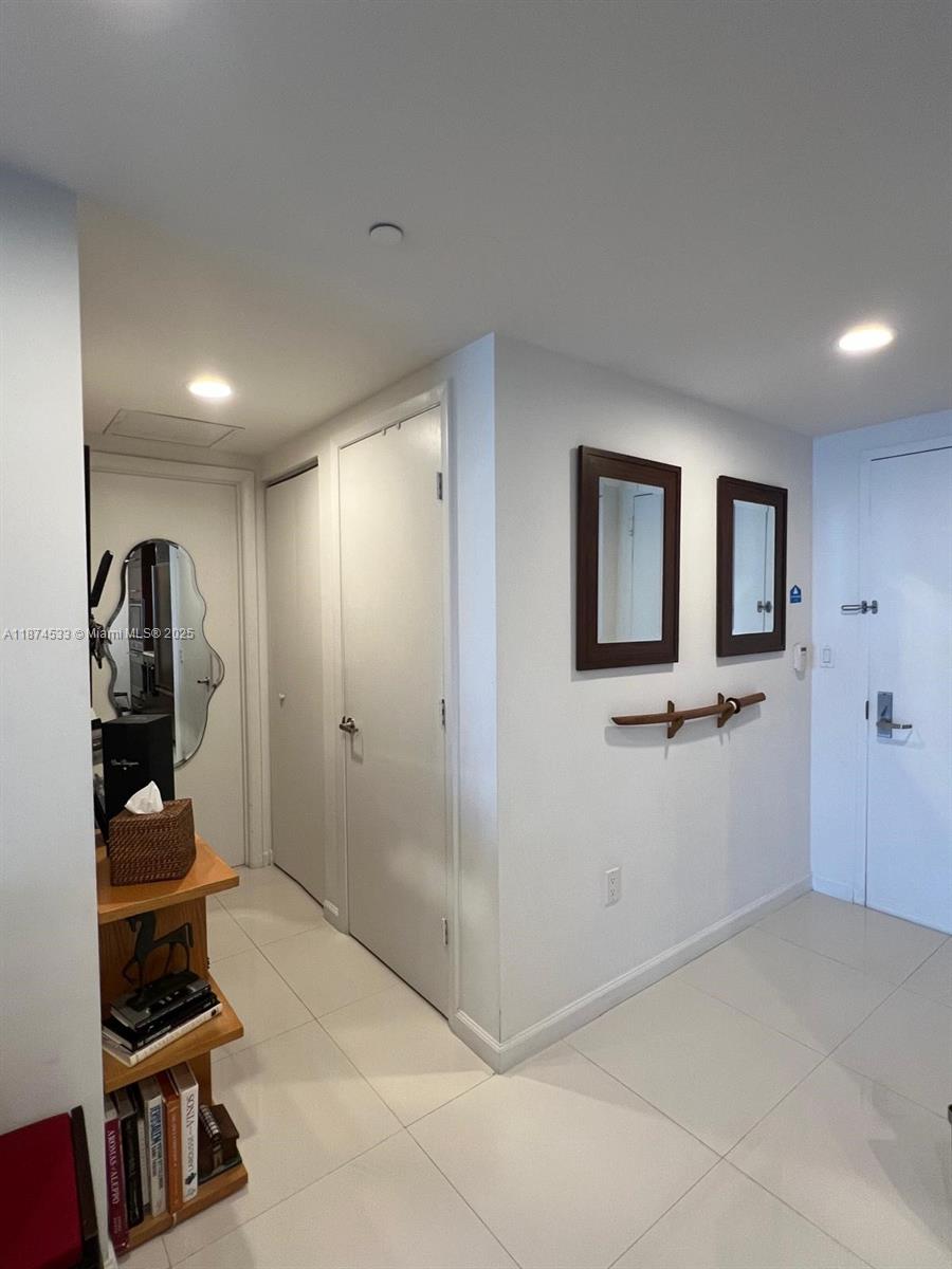 Miami, Florida, 33131, United States, 1 Bedroom Bedrooms, ,1 BathroomBathrooms,Residential,For Sale,1942098