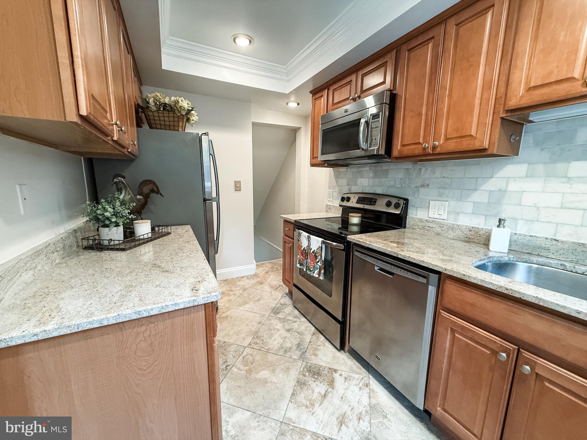 Arlington, Virginia, 22206, United States, 2 Bedrooms Bedrooms, ,2 BathroomsBathrooms,Residential,For Sale,1976928