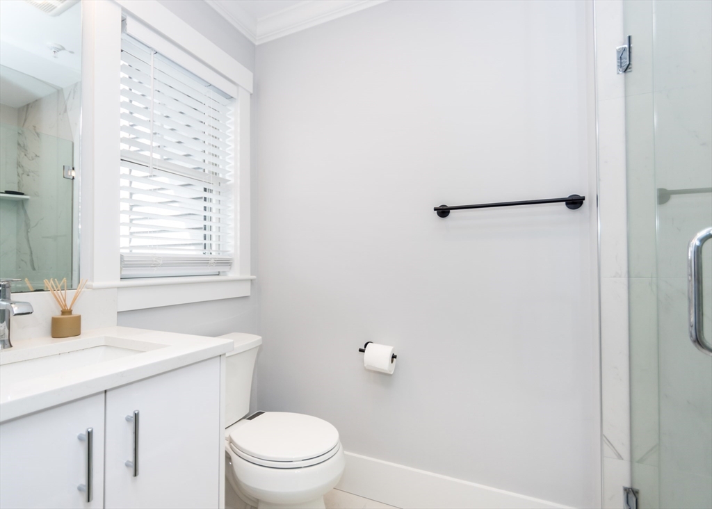 Waltham, Massachusetts, 02453, United States, 3 Bedrooms Bedrooms, ,4 BathroomsBathrooms,Residential,For Sale,1786216