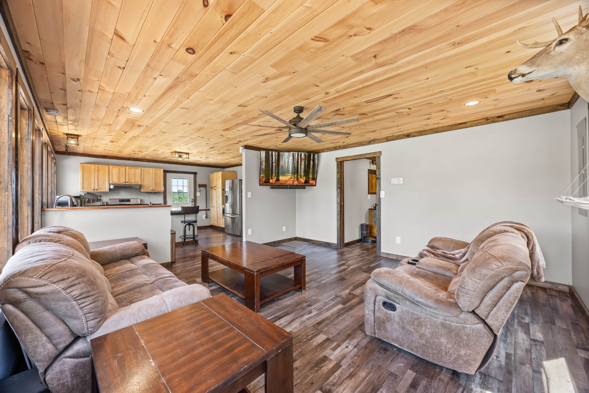 Dover, Tennessee, 37058, United States, 2 Bedrooms Bedrooms, ,2 BathroomsBathrooms,Residential,For Sale,2007547