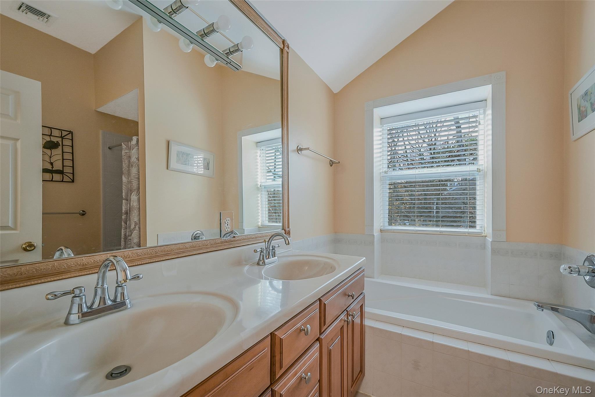 Ridge, New York, 11961, United States, 3 Bedrooms Bedrooms, ,3 BathroomsBathrooms,Residential,For Sale,1991803