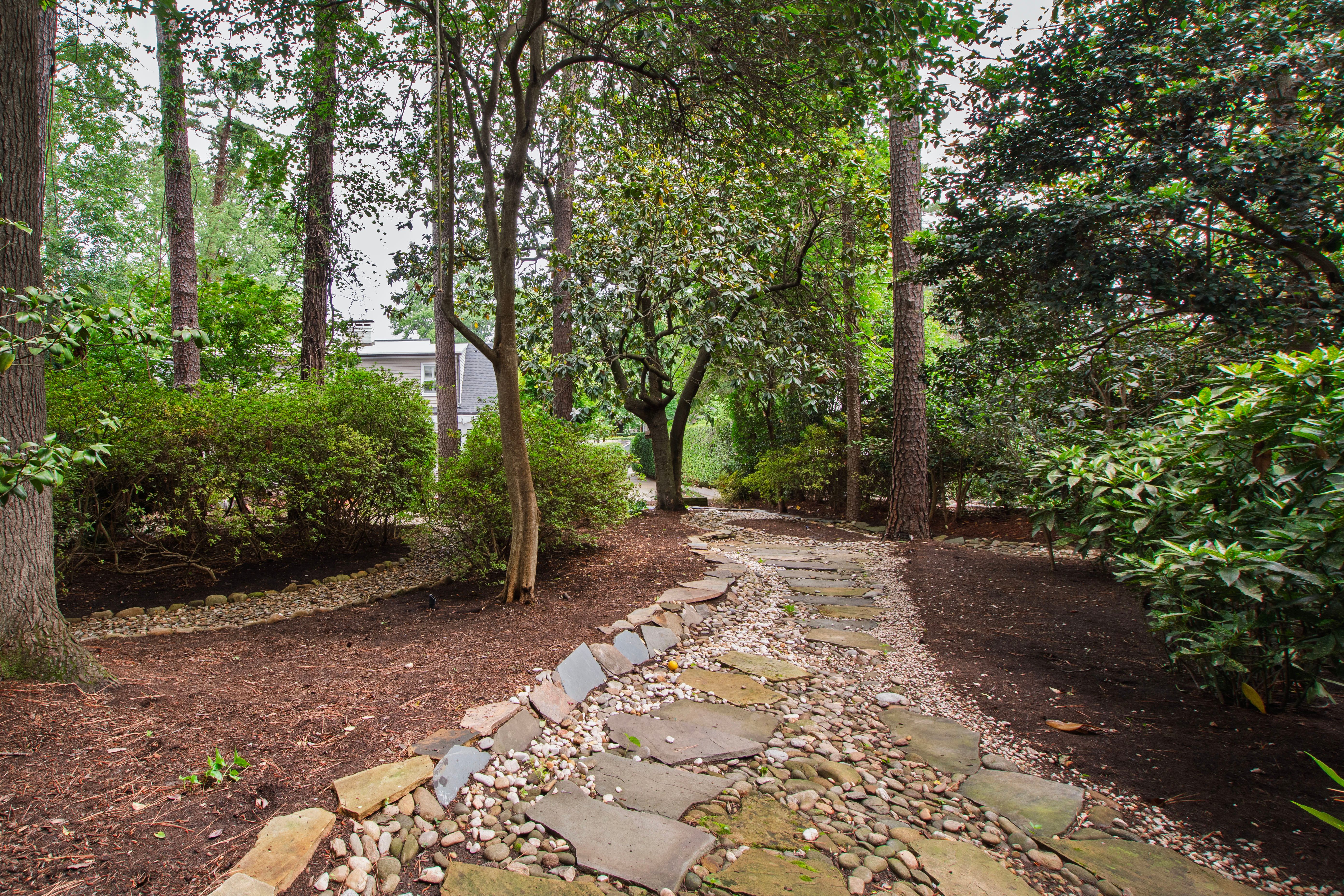  2507 Sanderson Drive, Raleigh, NC 27608 - 物件實景