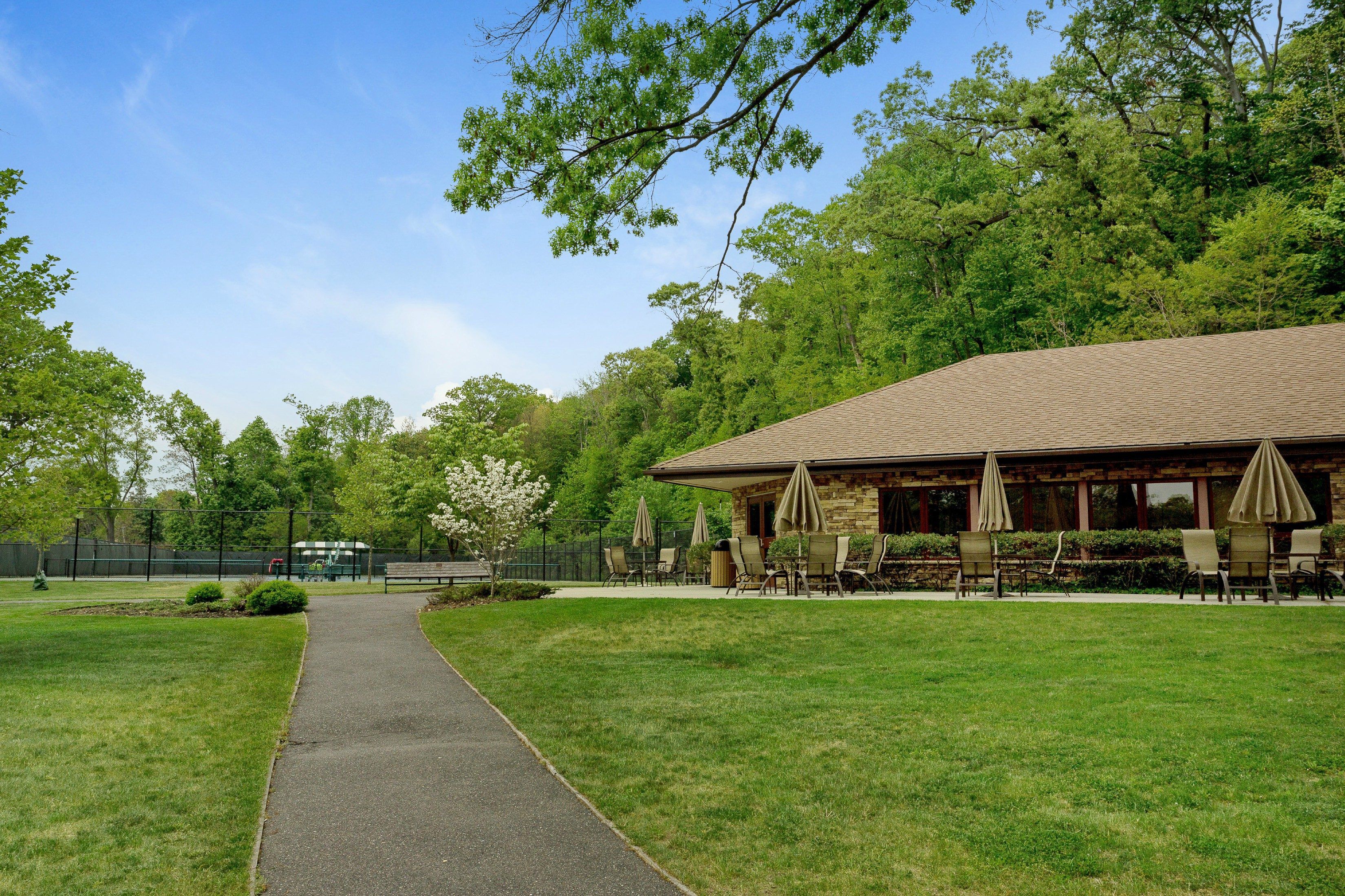  2 Vanad Drive, East Hills, NY 11576 - 物件實景