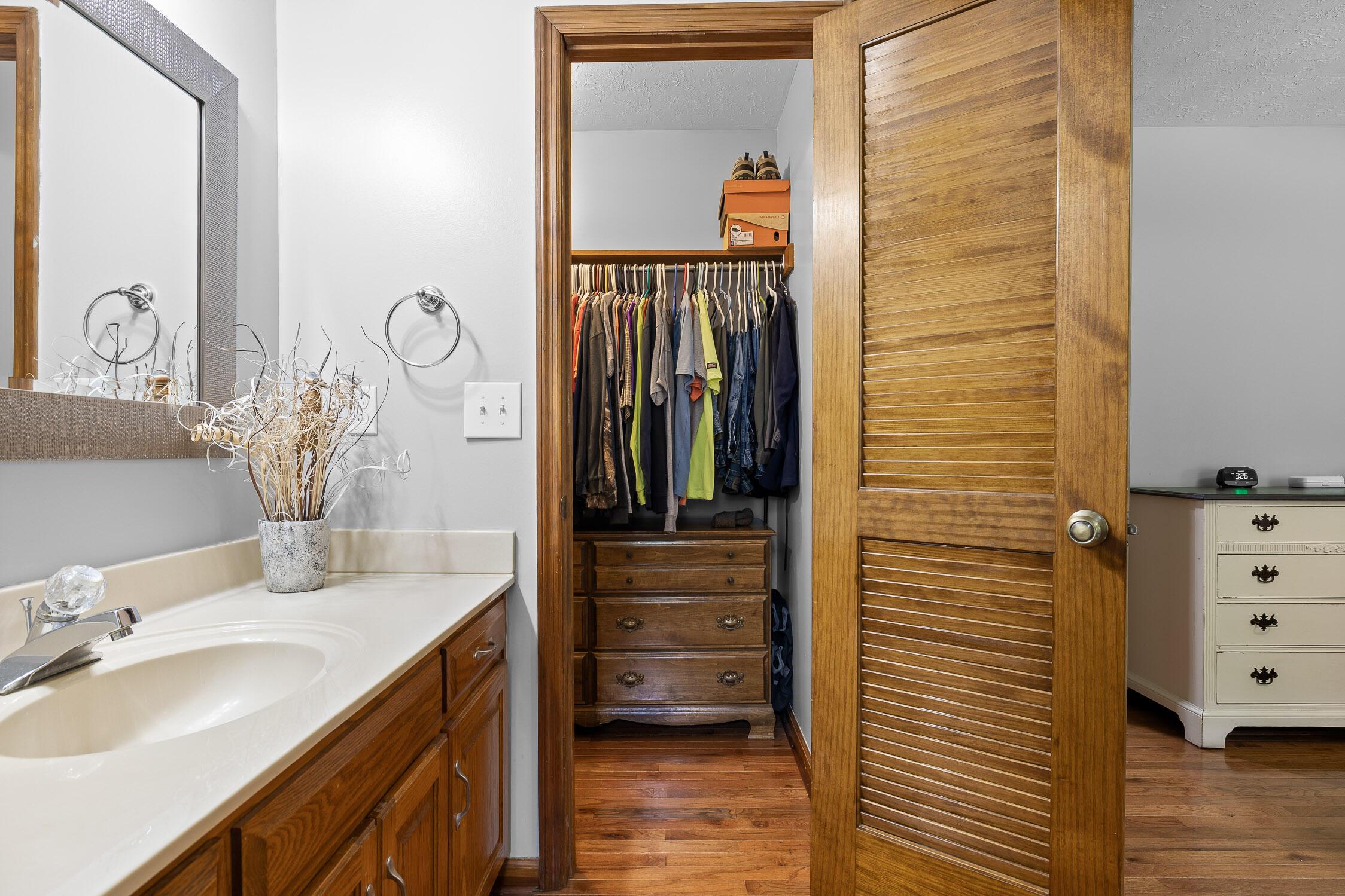 Ringgold, Georgia, 30736, United States, 6 Bedrooms Bedrooms, ,4 BathroomsBathrooms,Residential,For Sale,1927456