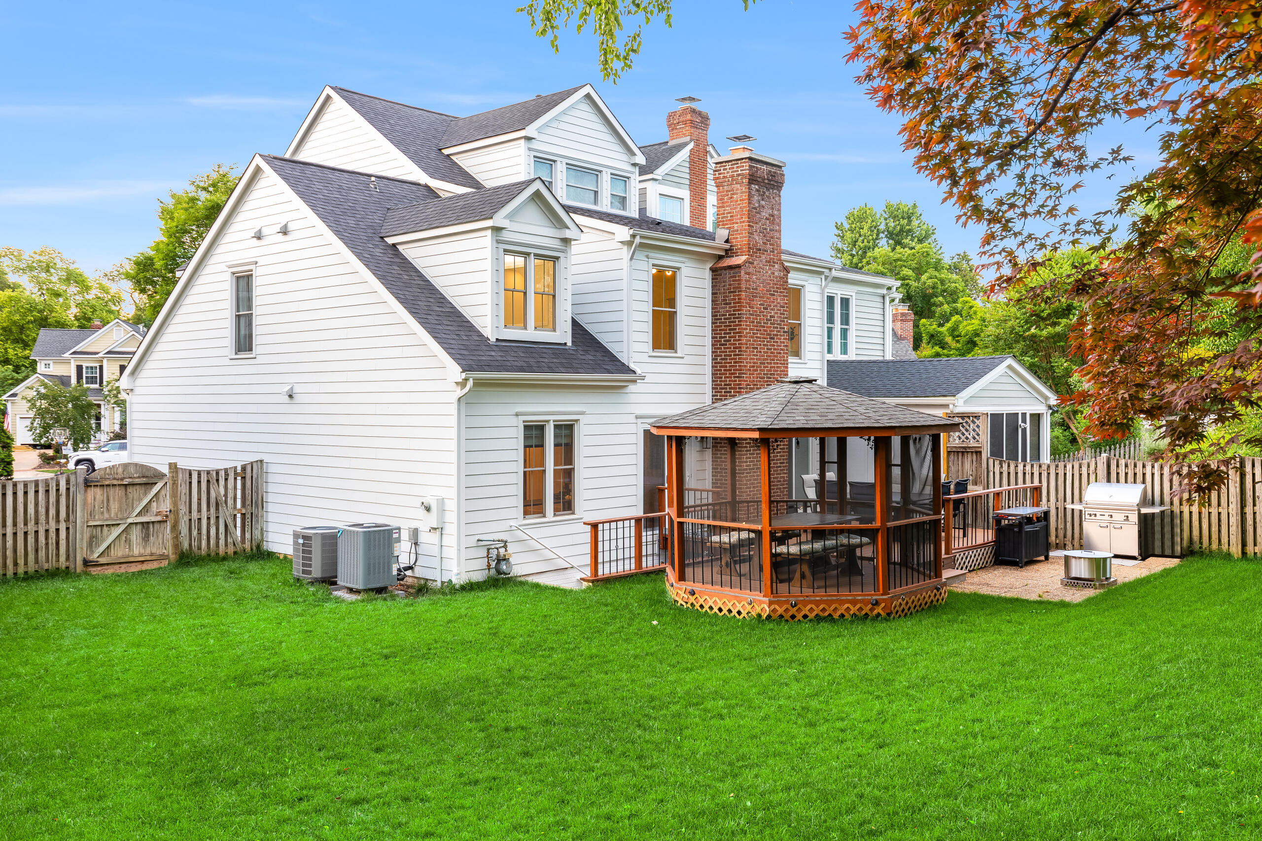  215 Andover Court Northeast, Leesburg, VA 20176 - 物件實景