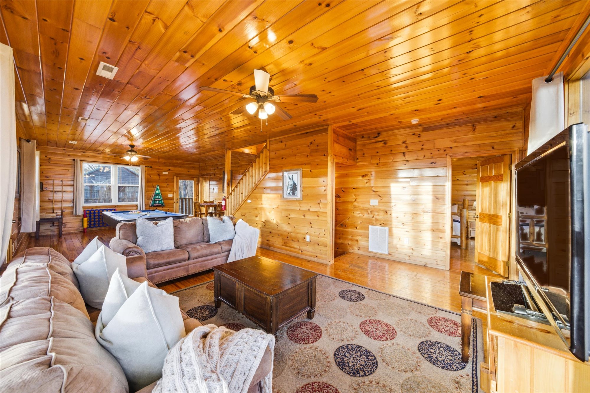 Sevierville, Tennessee, 37876-3406, United States, 3 Bedrooms Bedrooms, ,5 BathroomsBathrooms,Residential,For Sale,2048789
