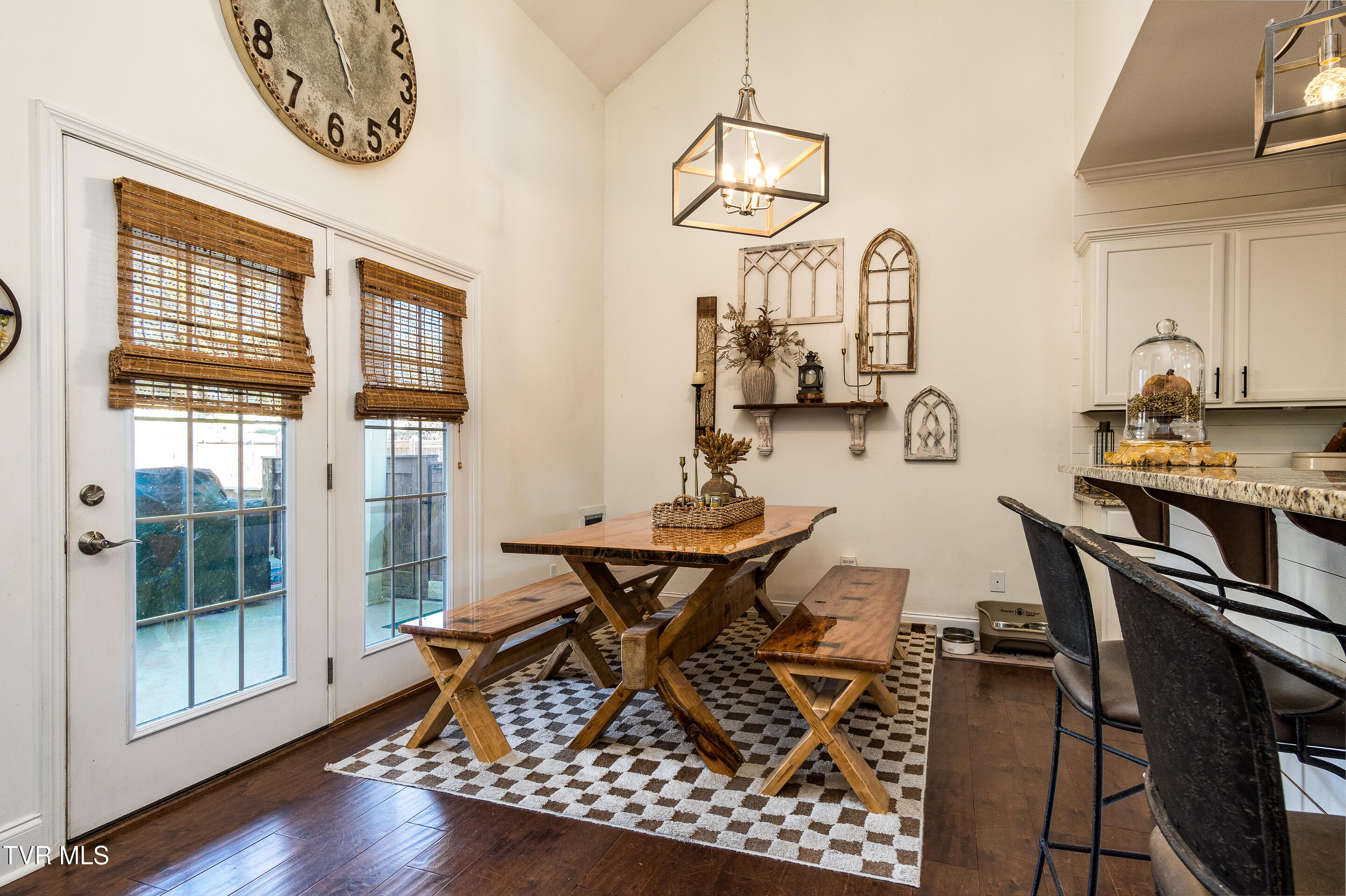 Piney Flats, Tennessee, 37686, United States, 4 Bedrooms Bedrooms, ,4 BathroomsBathrooms,Residential,For Sale,2005173