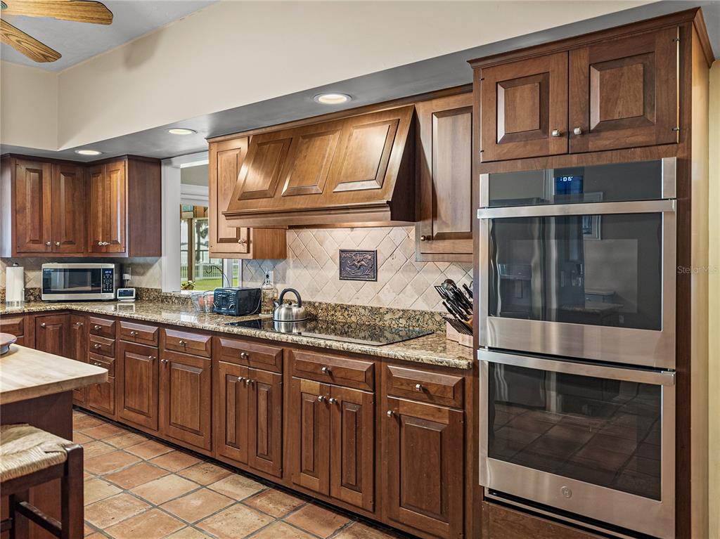 Winter Haven, Florida, 33884, United States, 3 Bedrooms Bedrooms, ,4 BathroomsBathrooms,Residential,For Sale,1895737