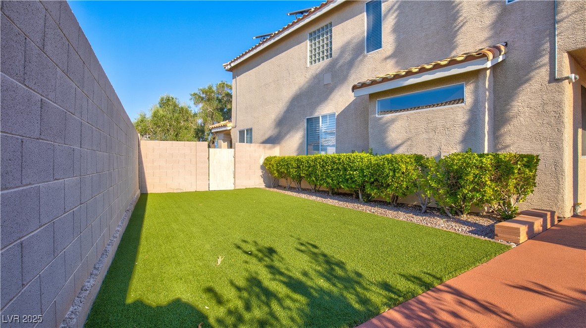 Henderson, Nevada, 89074, United States, 5 Bedrooms Bedrooms, ,2 BathroomsBathrooms,Residential,For Sale,2003072