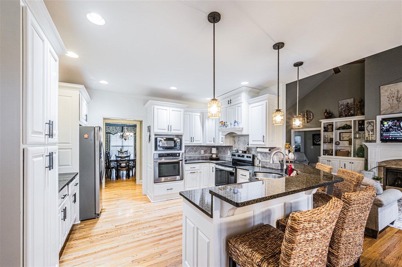 Scottsville, Kentucky, 42164, United States, 4 Bedrooms Bedrooms, ,4 BathroomsBathrooms,Residential,For Sale,2001662