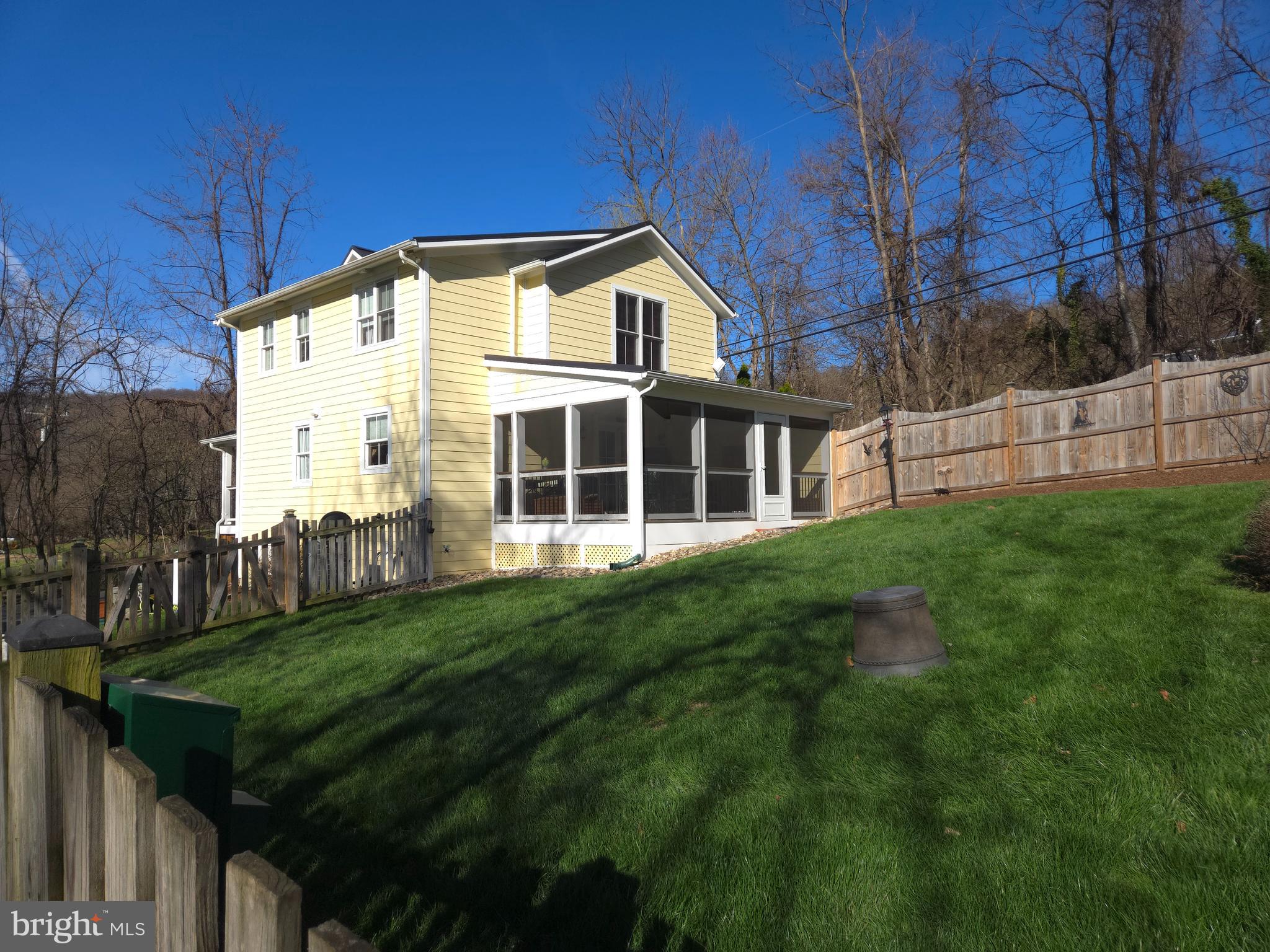 Bluemont, Virginia, 20135, United States, 3 Bedrooms Bedrooms, ,2 BathroomsBathrooms,Residential,For Sale,2049202